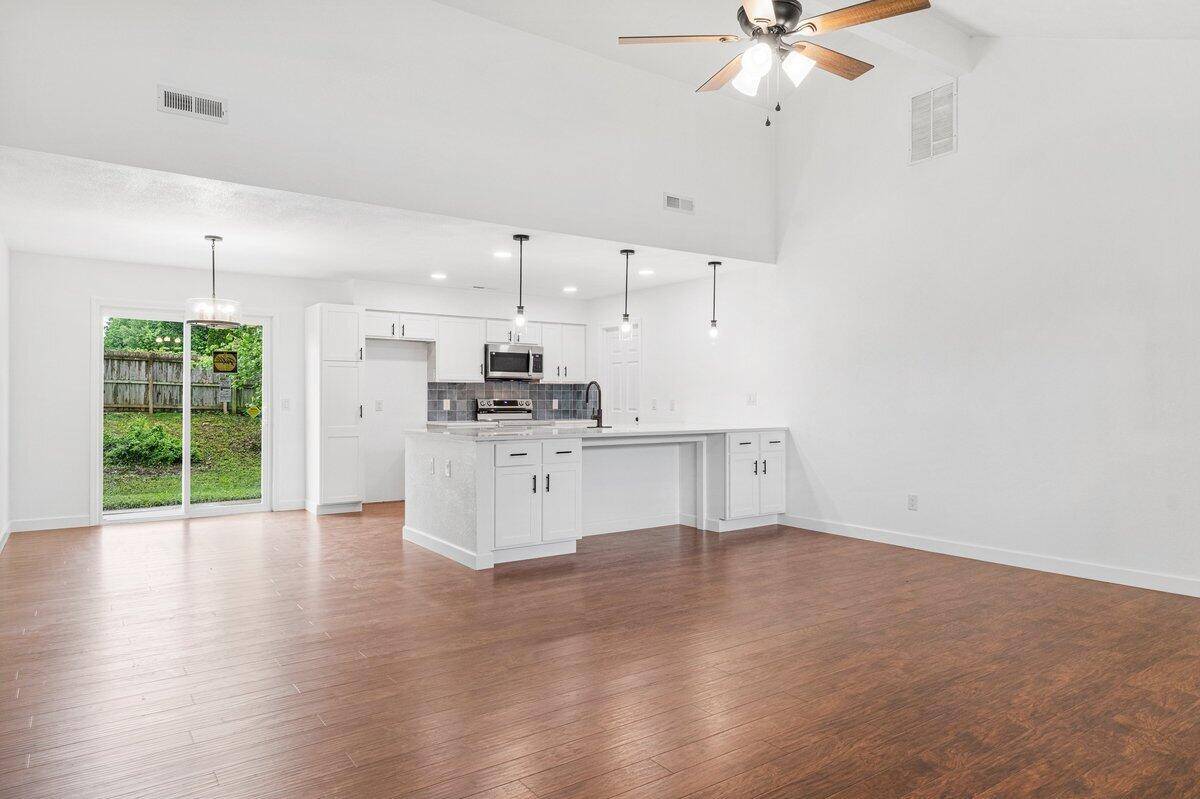 Nixa, MO 65714,206 W Hunter DR