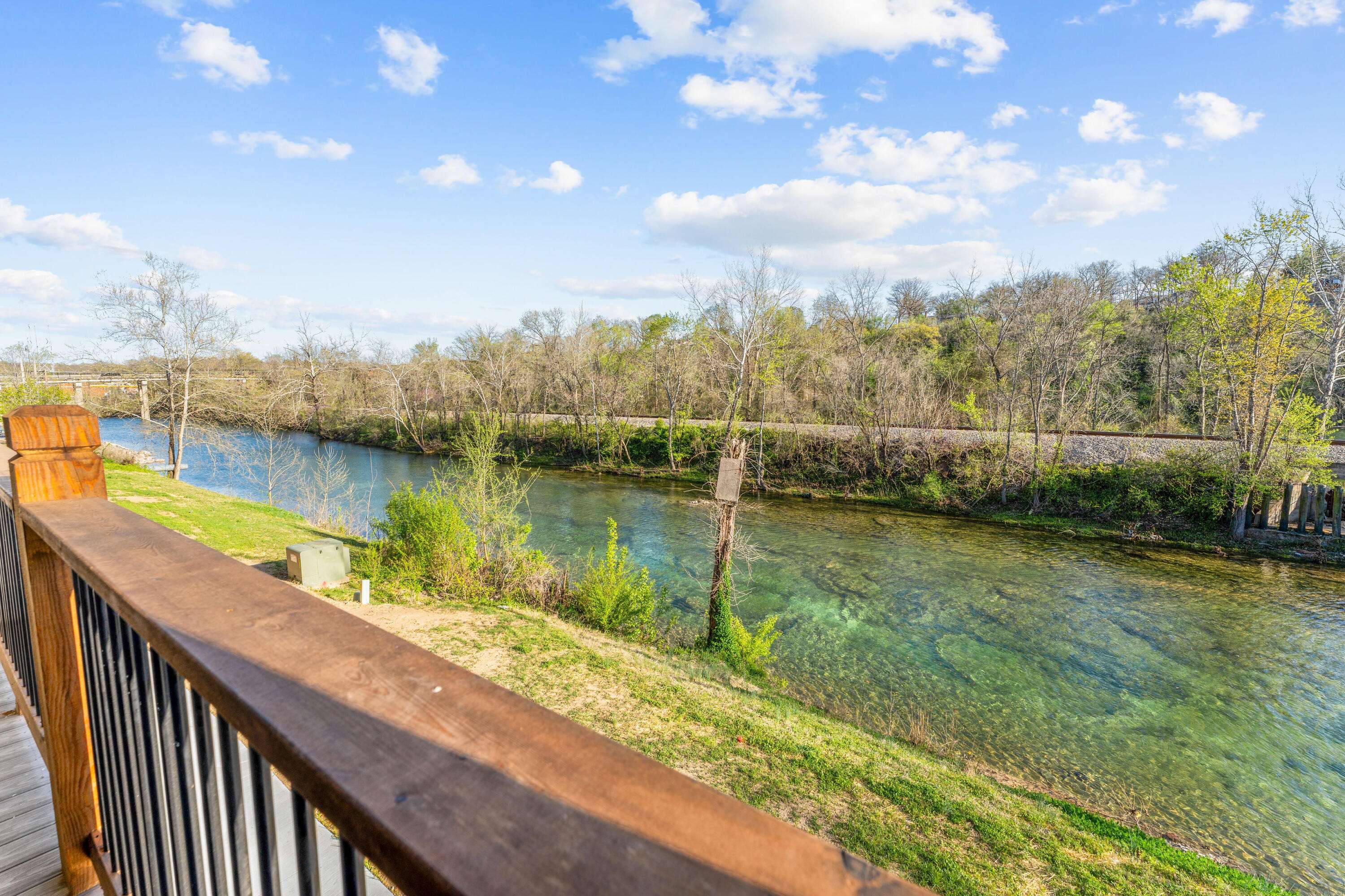 Branson, MO 65616,403 Veterans BLVD #203 (G6)