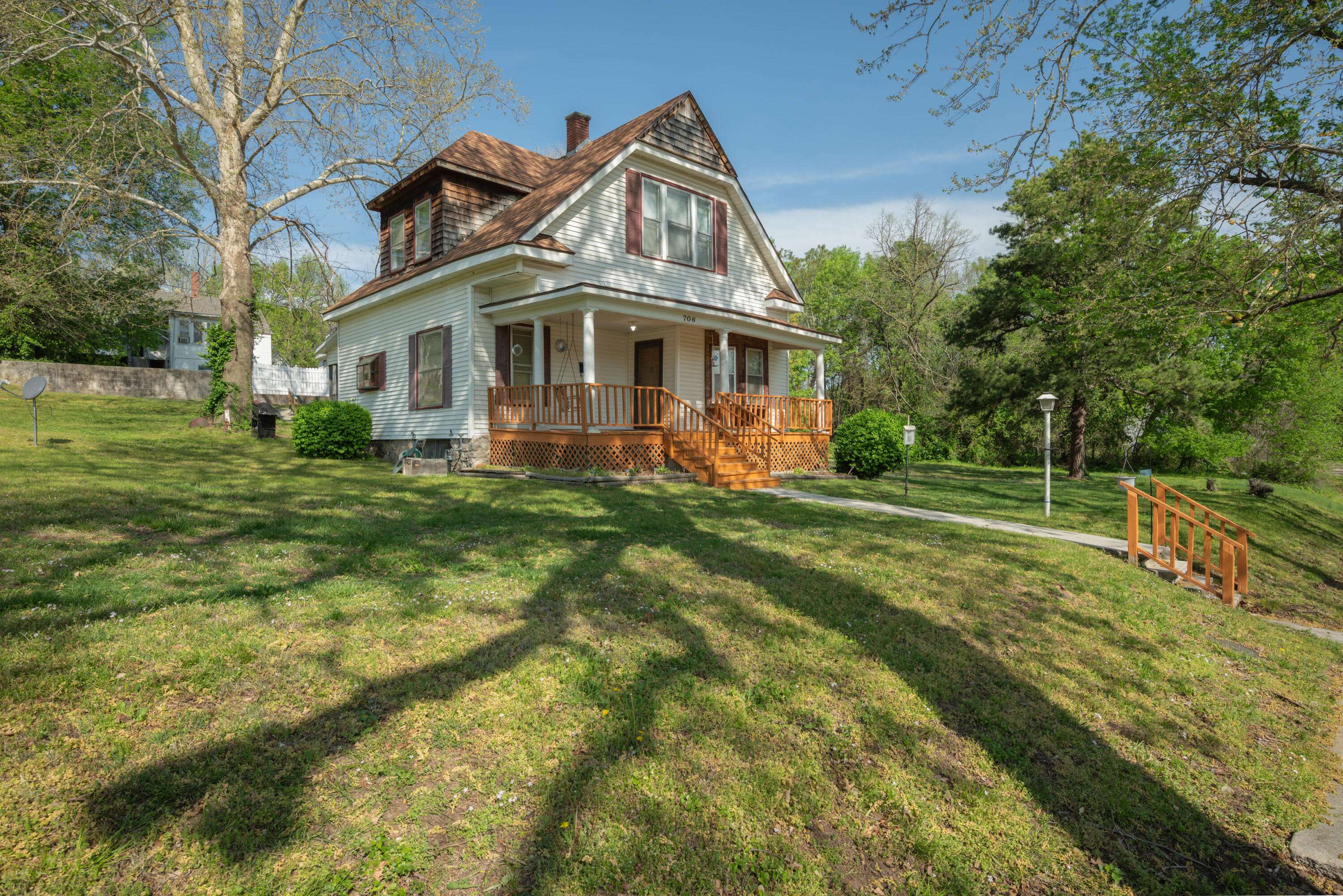 Joplin, MO 64801,706 N Wall AVE