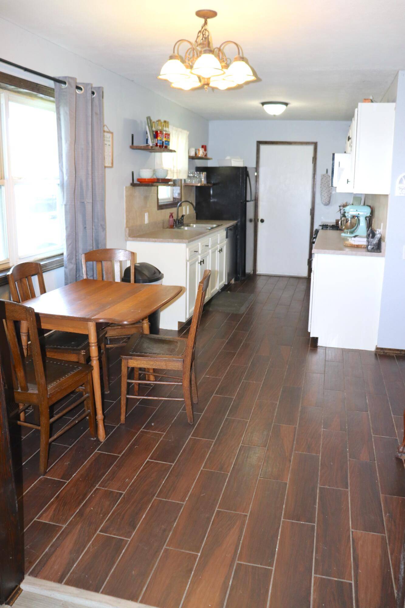 Seymour, MO 65746,405 N Main ST