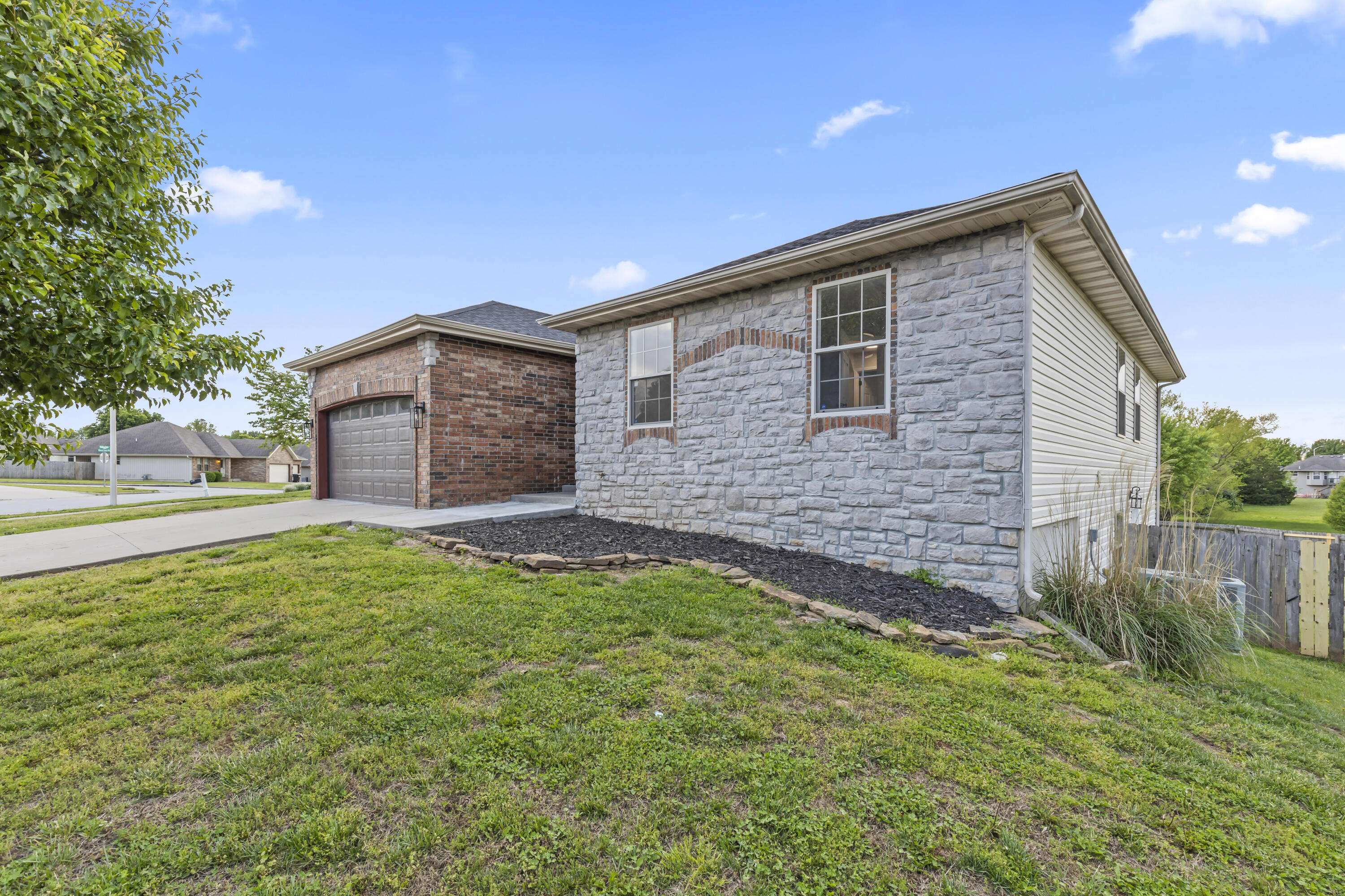 Battlefield, MO 65619,5703 S Vicksburg Battle CT