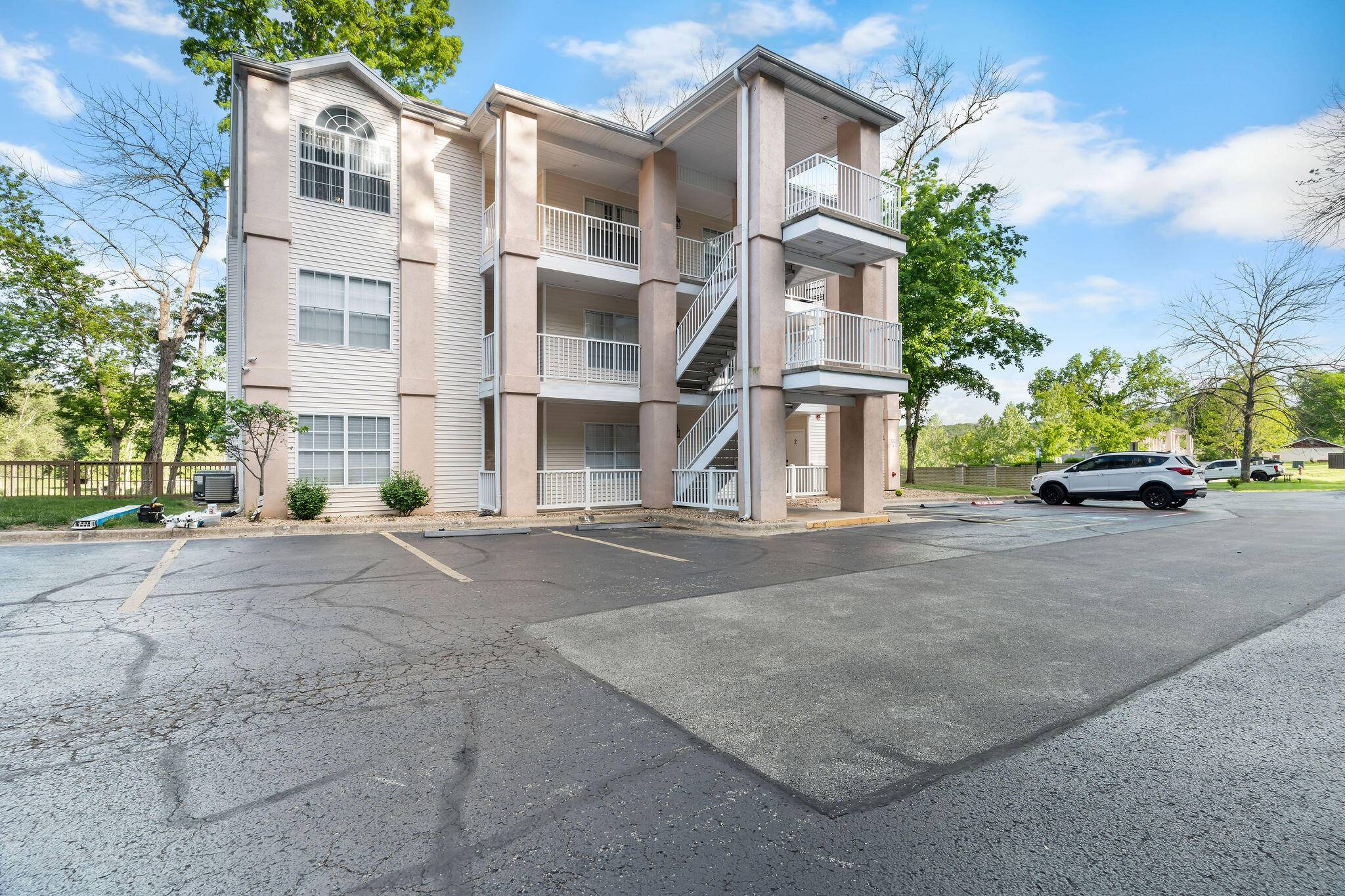 Branson, MO 65616,77 Anglers Pointe #4