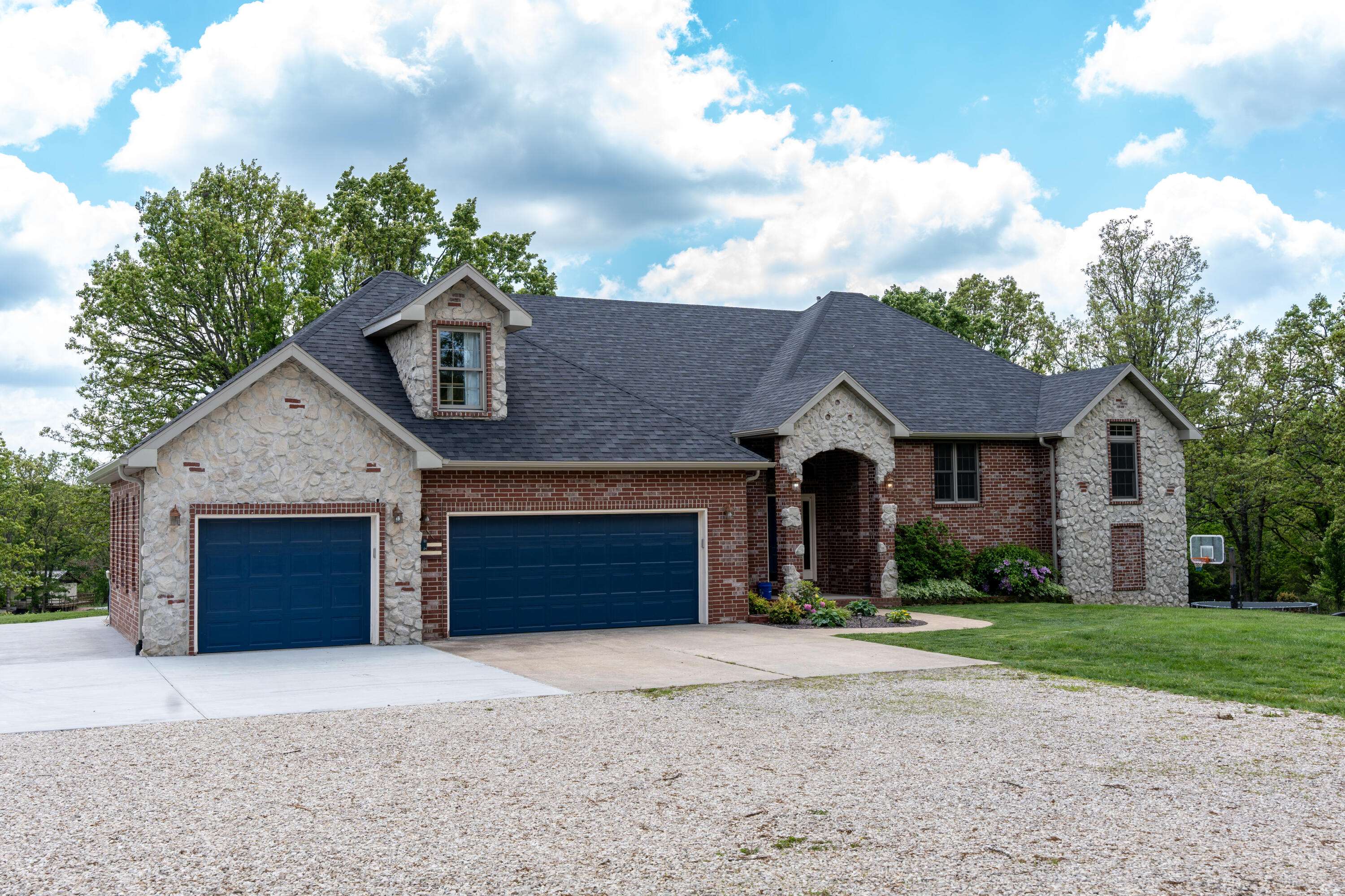 Marshfield, MO 65706,1099 E Julian ST