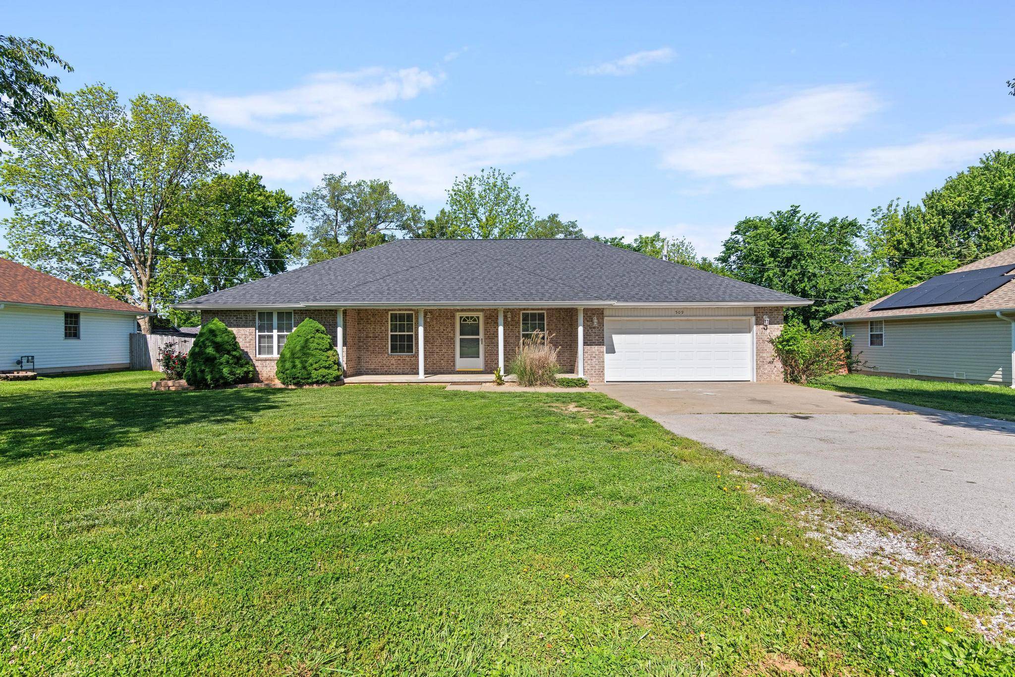 Billings, MO 65610,509 Clayton AVE