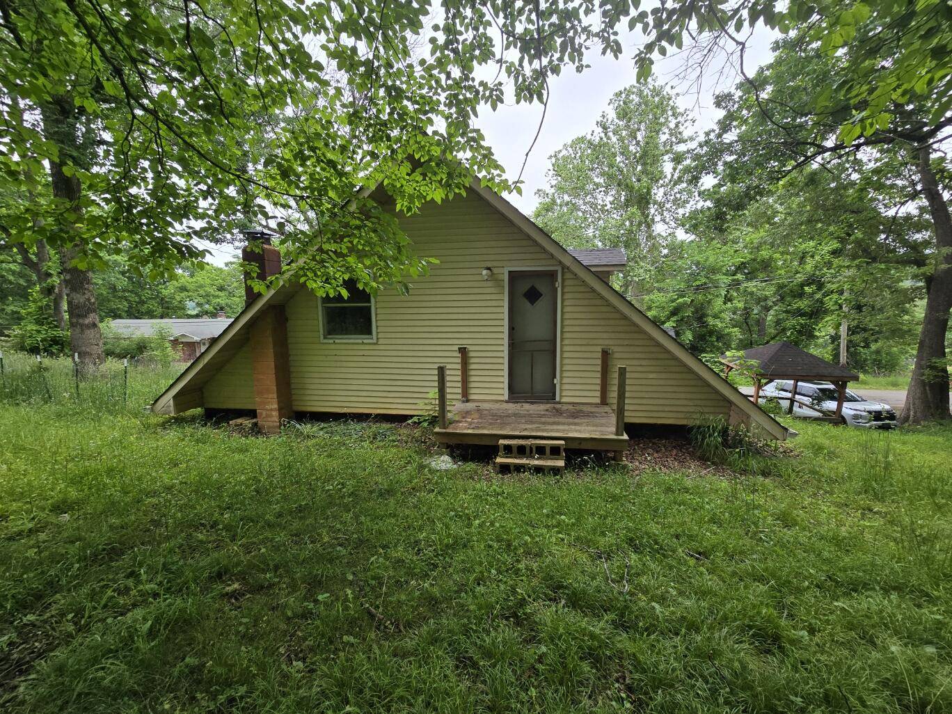Mammoth Spring, AR 72554,171 Riverbend RD
