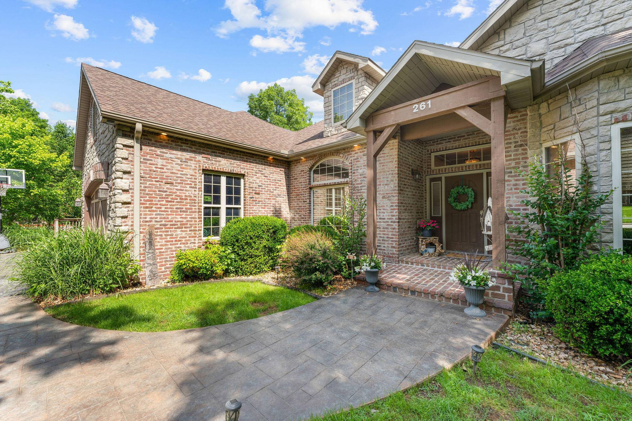 Branson, MO 65616,261 Country Bluff DR