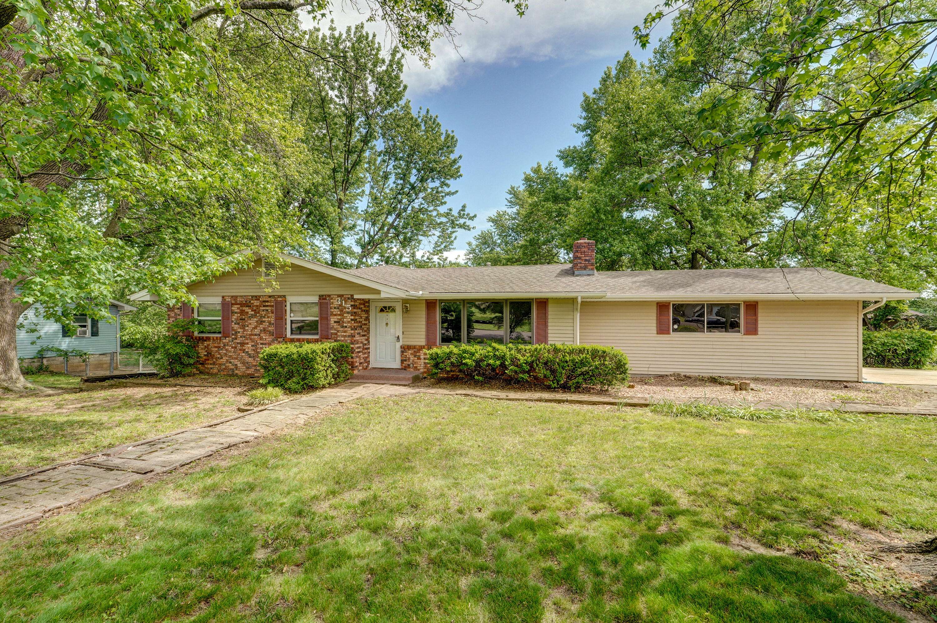 Monett, MO 65708,315 W Nellie AVE