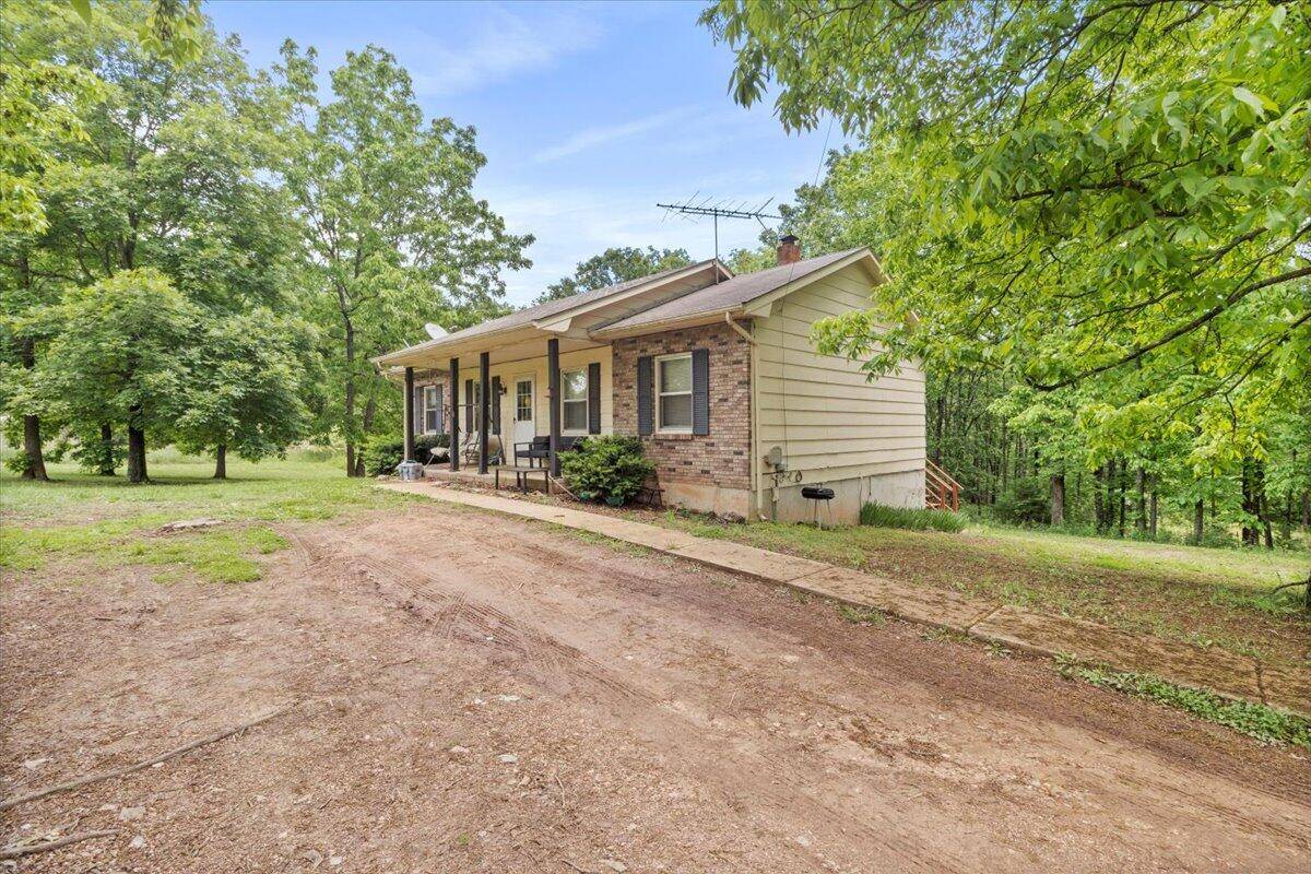 Alton, MO 65606,16888 Mo.  Highway 19
