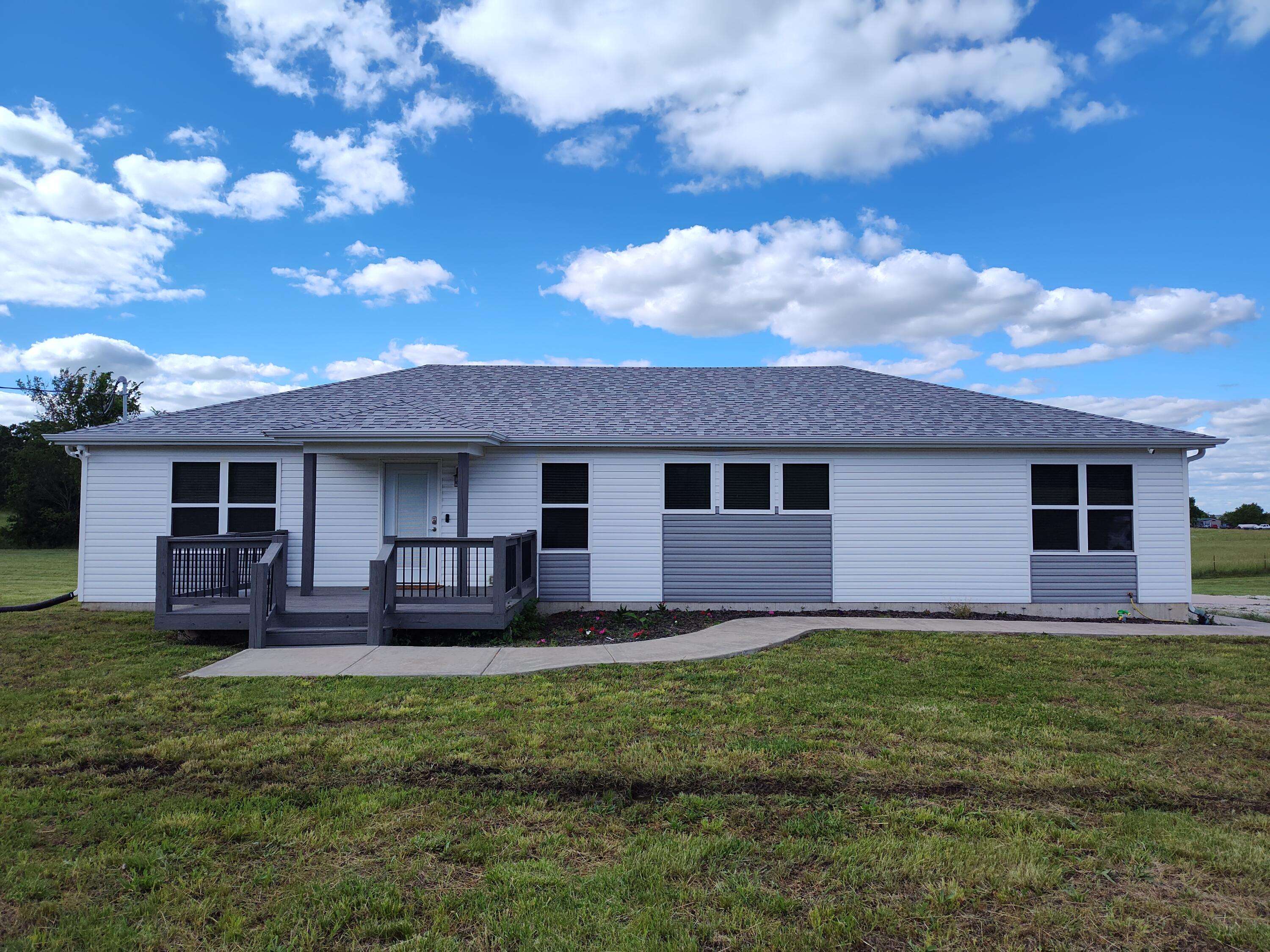Pleasant Hope, MO 65725,1000 W Miller ST