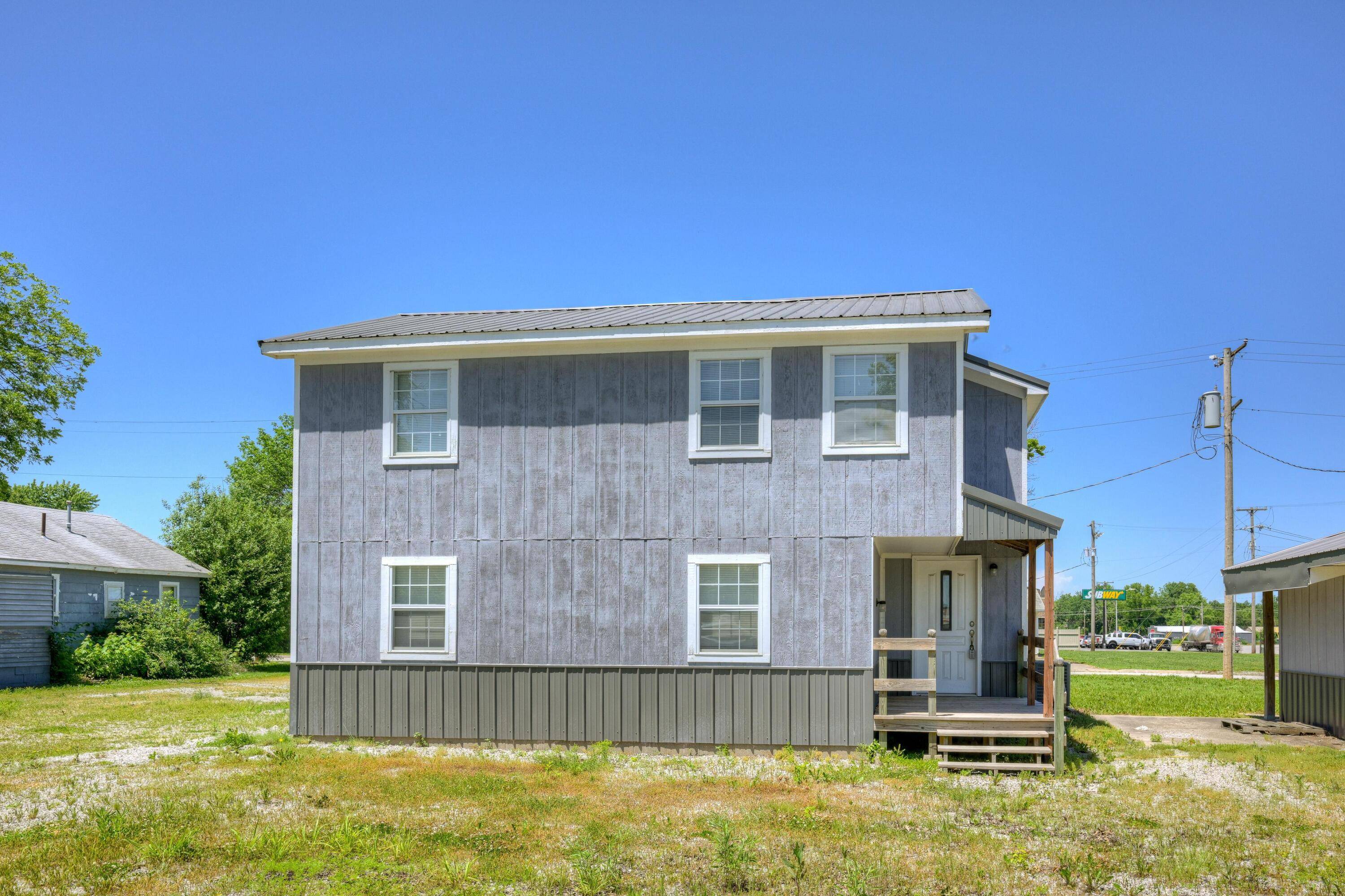 Columbus, KS 66725,511 N East