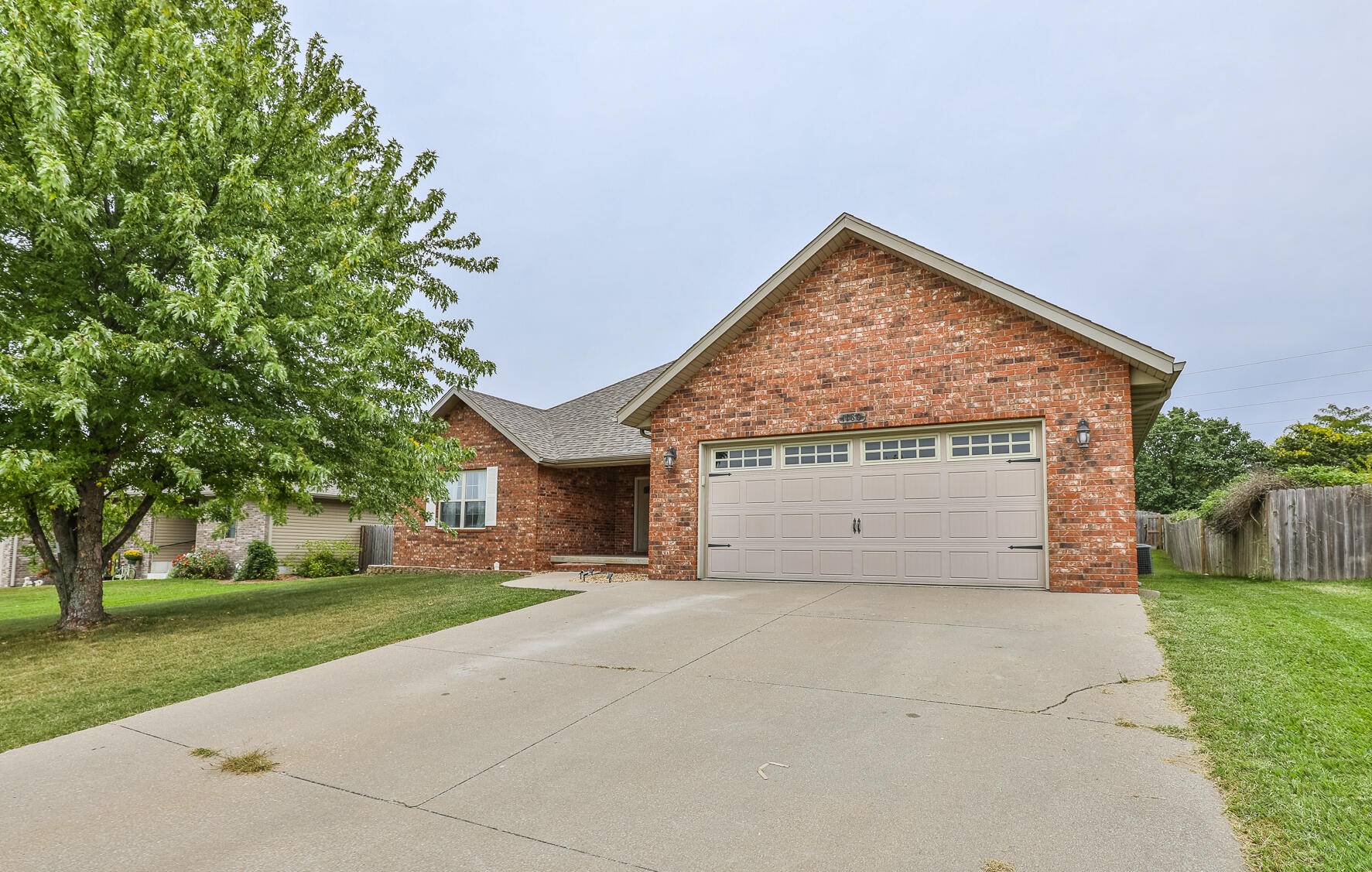 Marshfield, MO 65706,1180 Estate AVE