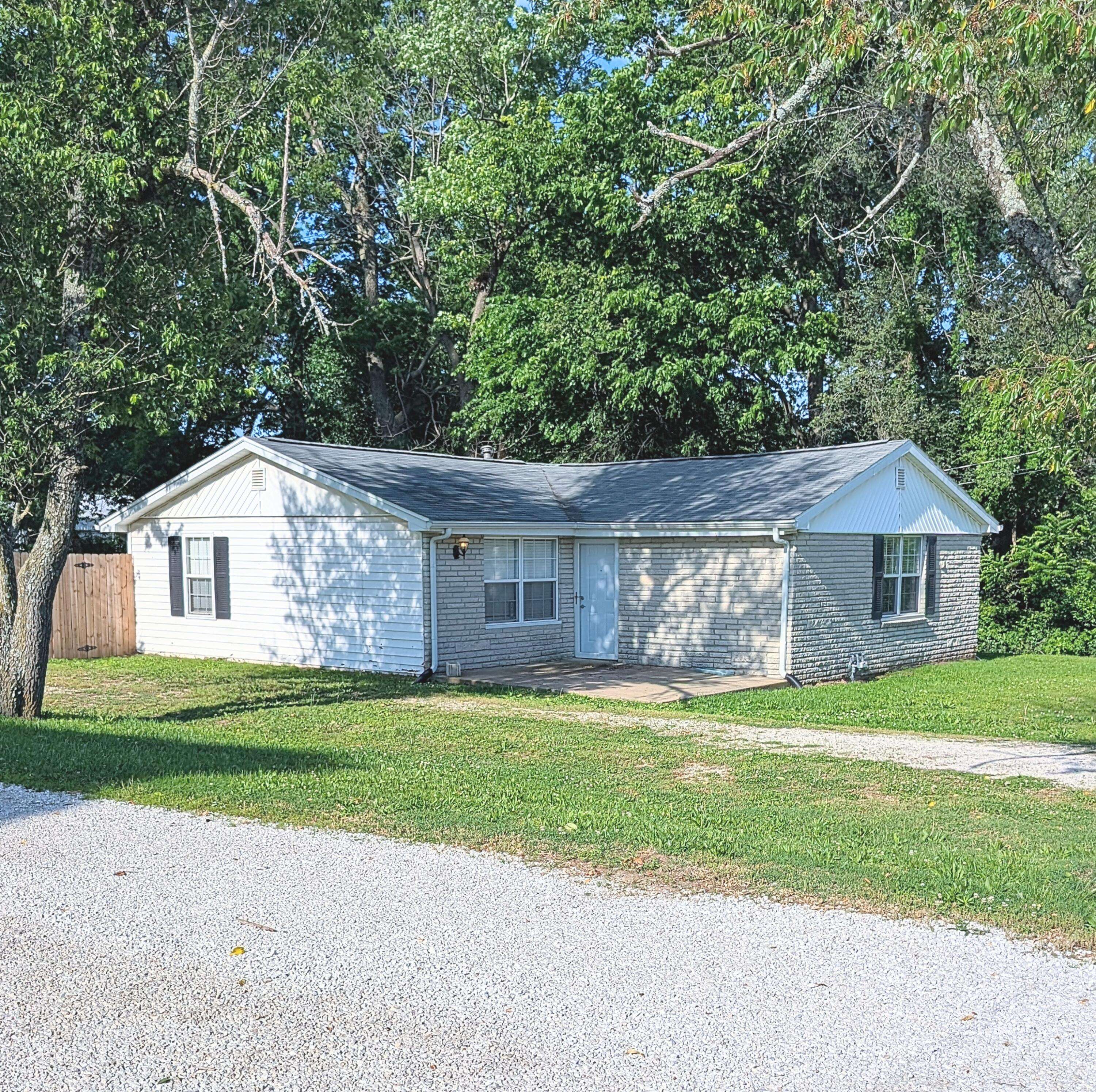 Walnut Grove, MO 65770,204 E College ST