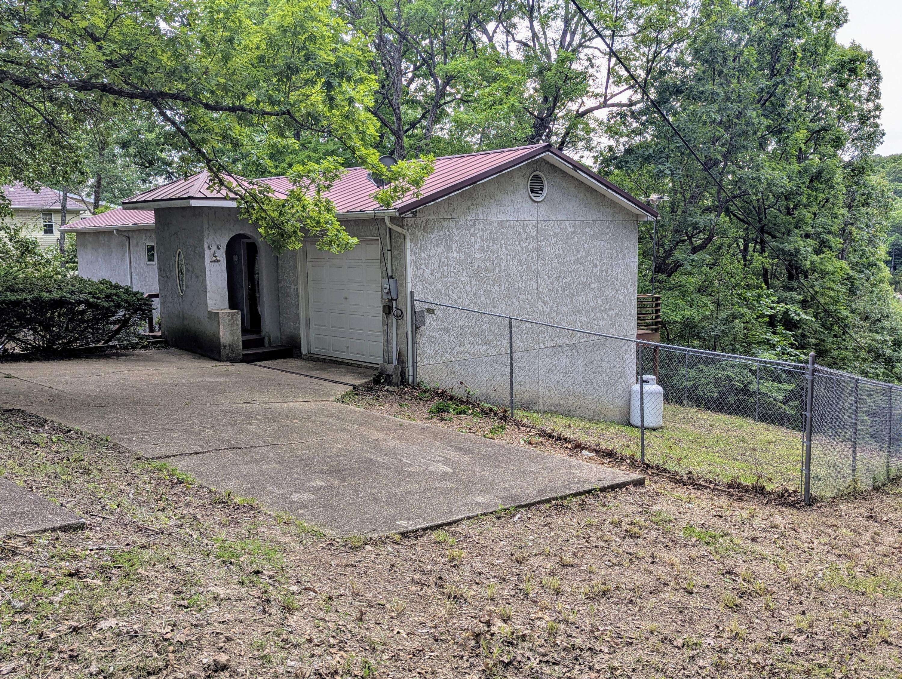 Branson West, MO 65737,1649 Talking Rocks RD