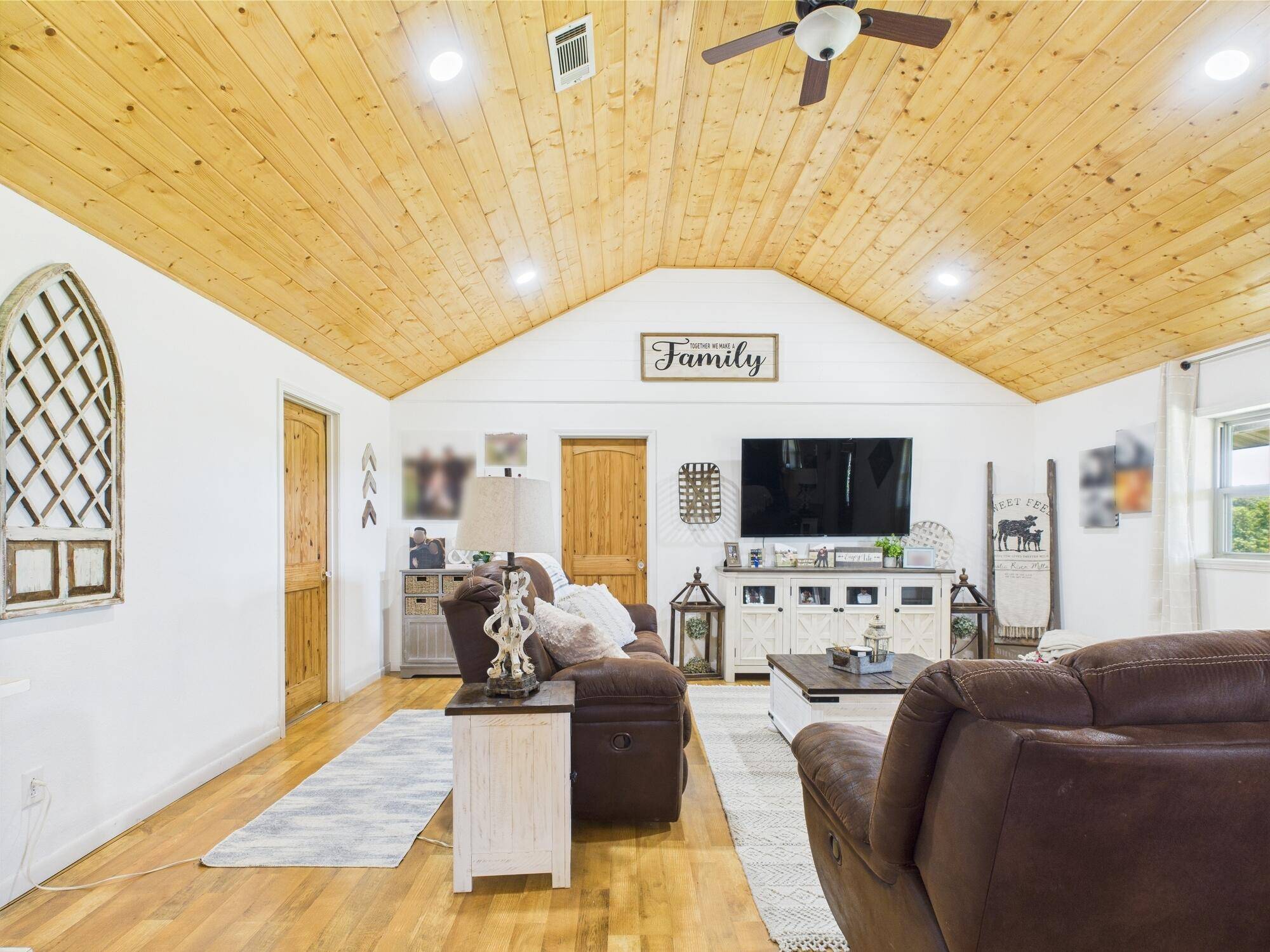 Cabool, MO 65689,14164 Holmes RD