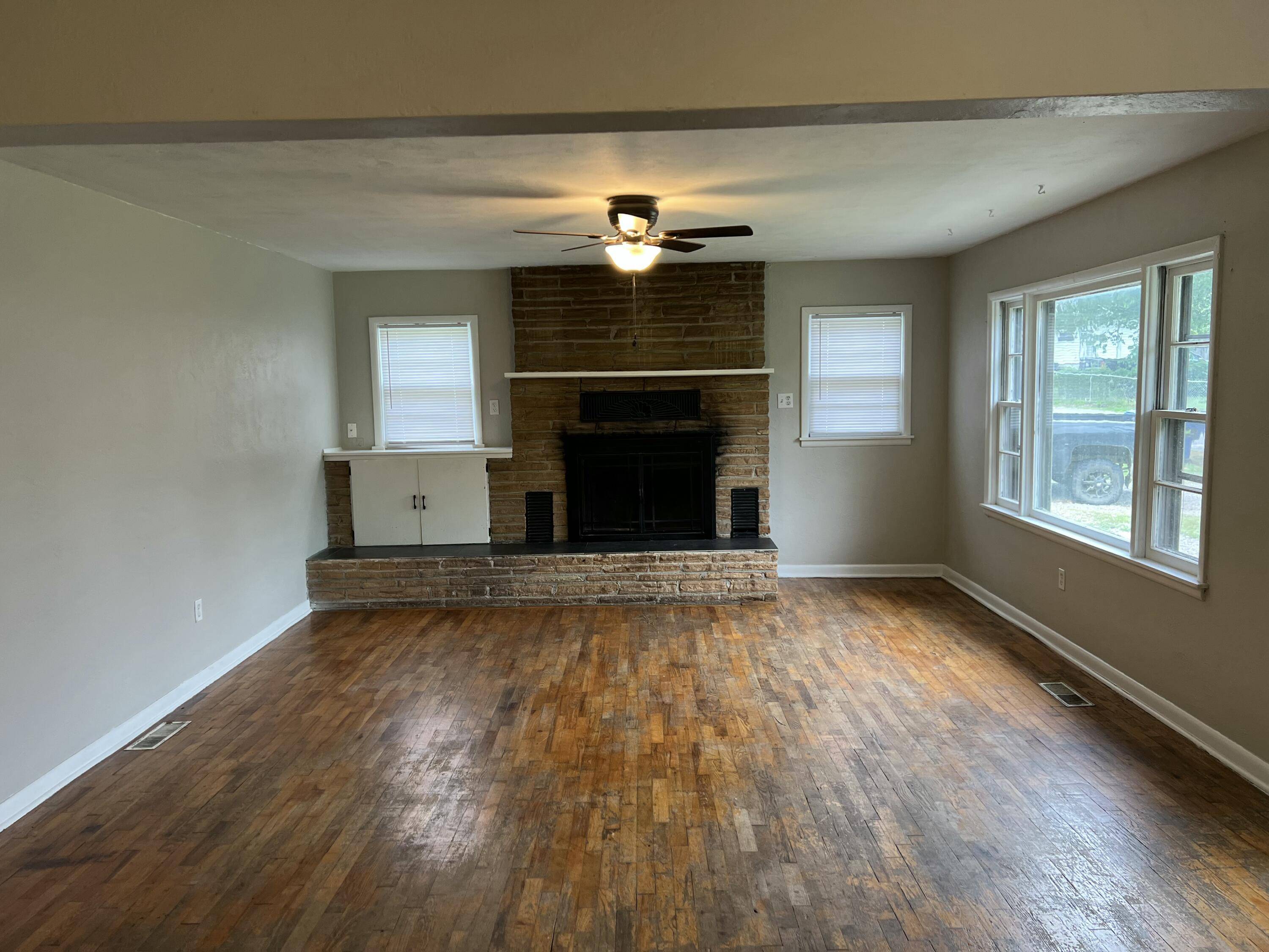 Mansfield, MO 65704,101 W Pennsylvania AVE