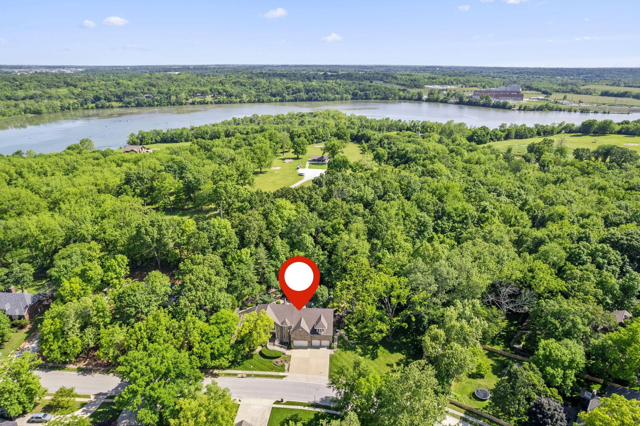 Springfield, MO 65804,2212 E Nottingham ST