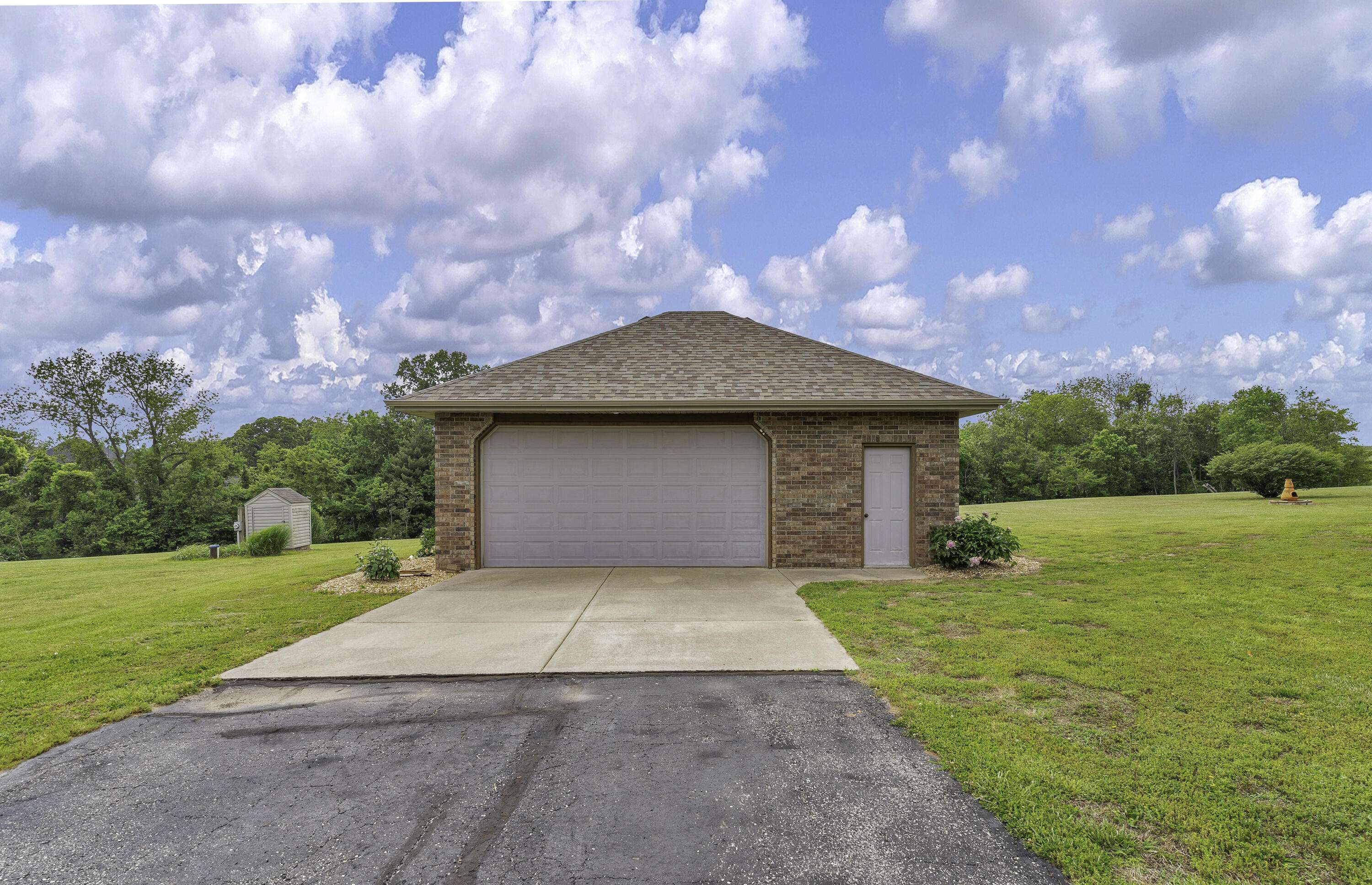 Ozark, MO 65721,5731 N Willow RD