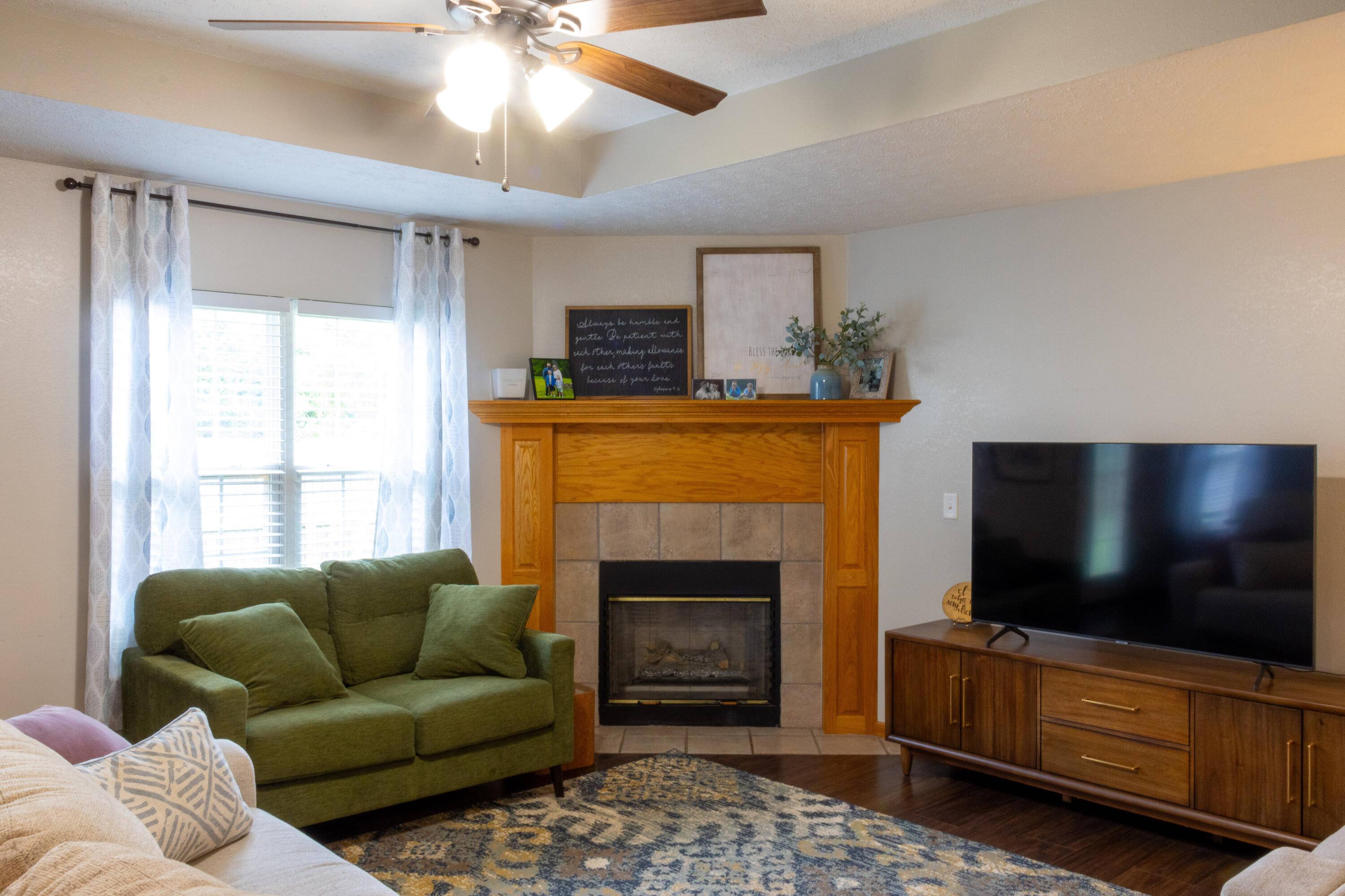 Bolivar, MO 65613,1585 S Mission AVE
