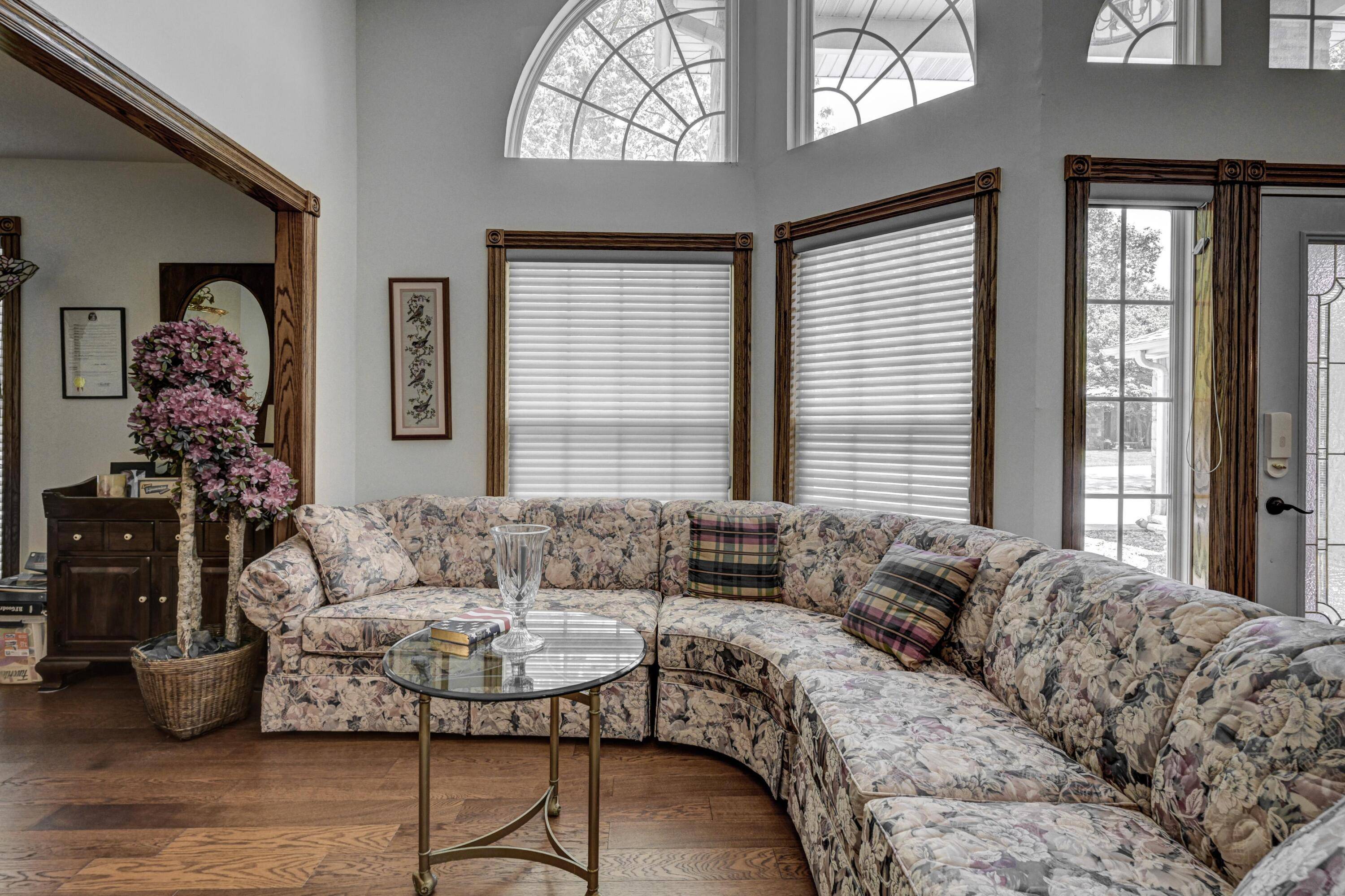 Neosho, MO 64850,2214 Varney