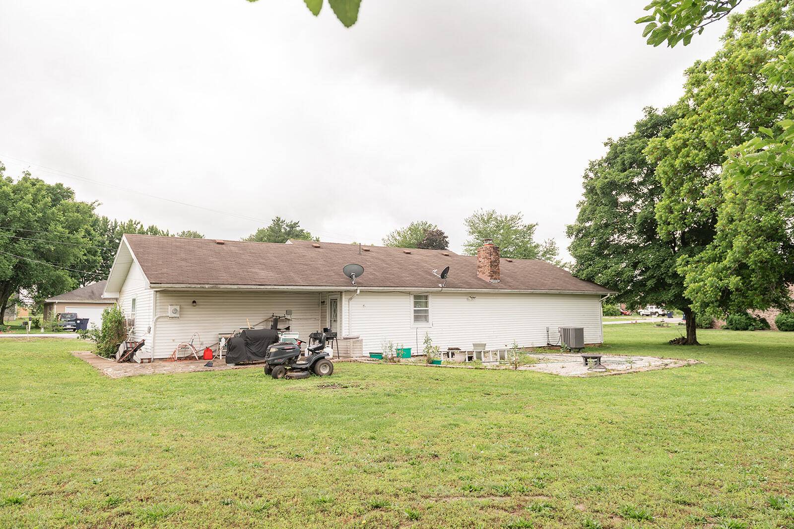 Buffalo, MO 65622,1623 W Commercial ST