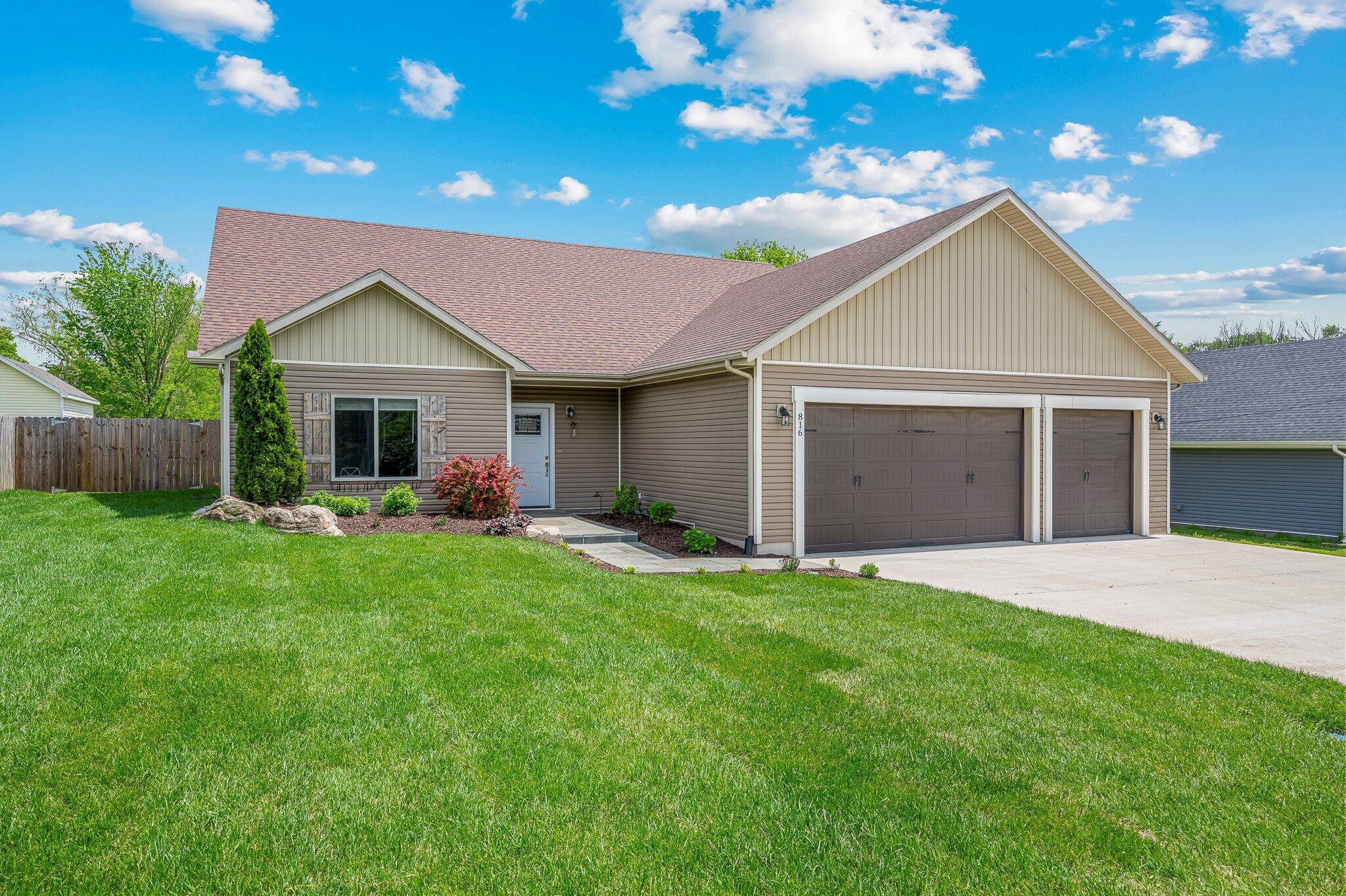 Willard, MO 65781,816 S Miller RD
