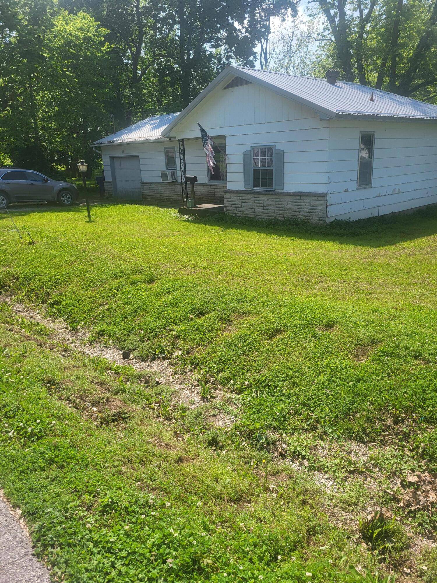 Greenfield, MO 65661,511 Garret ST