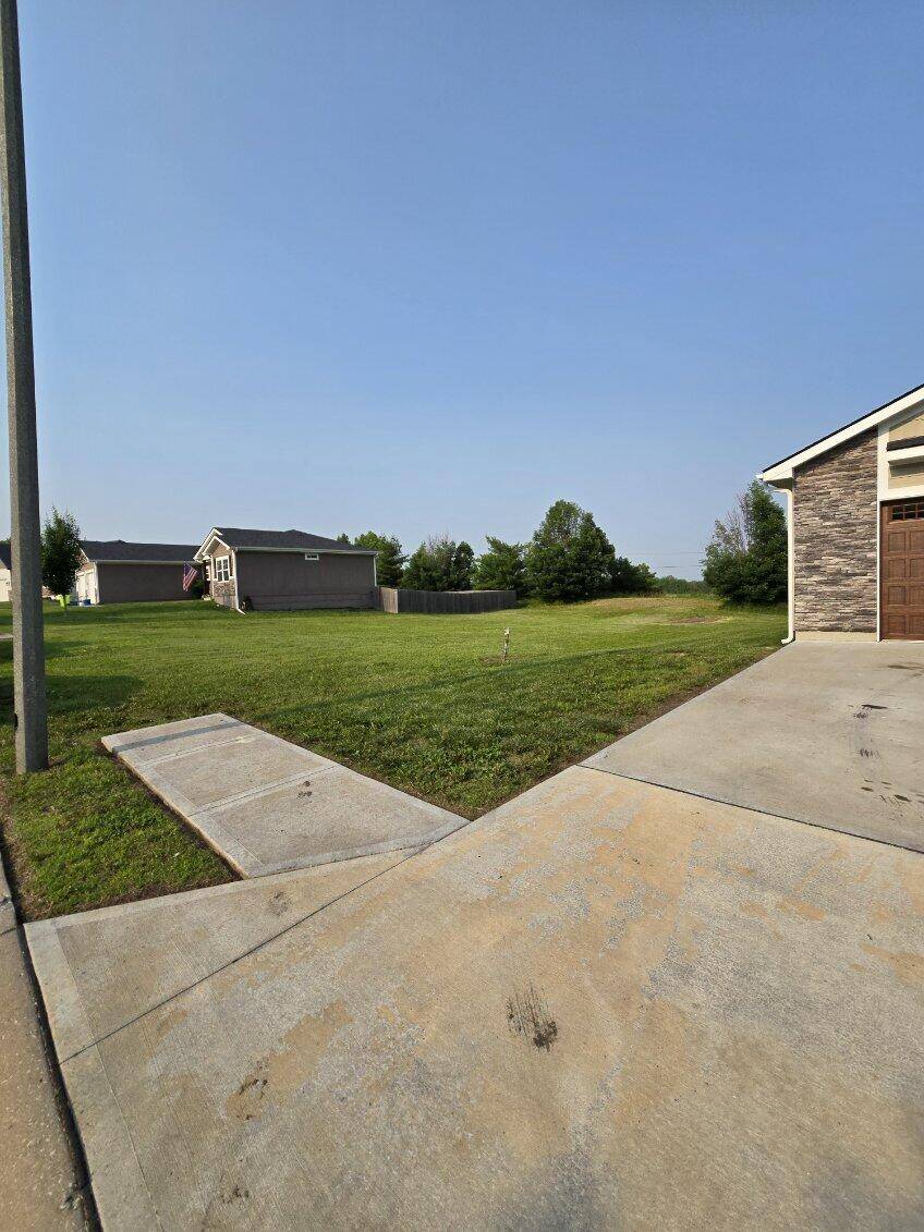 Harrisonville, MO 64701,2909 E Canyon WAY