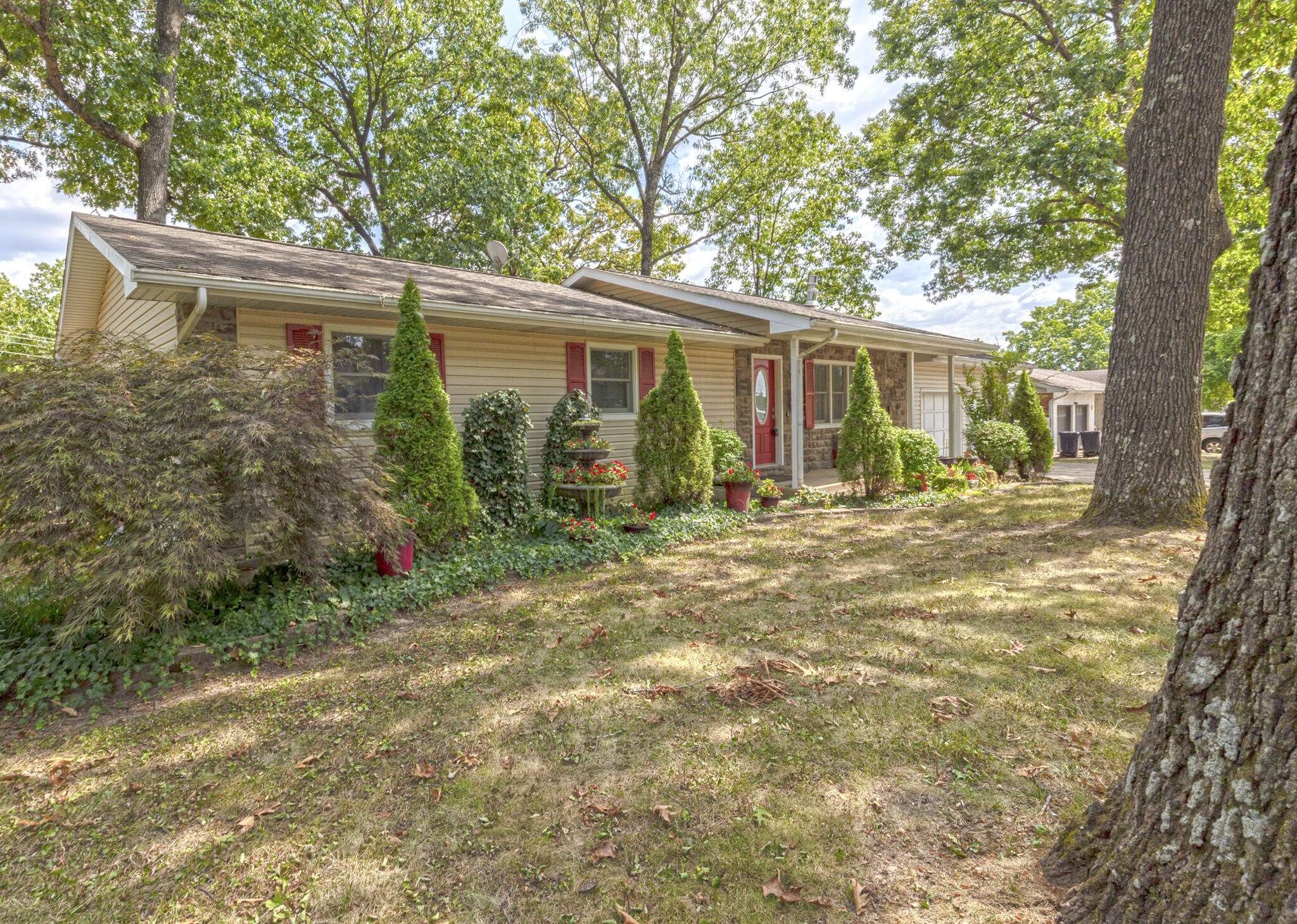 West Plains, MO 65775,2704 Jennifer DR