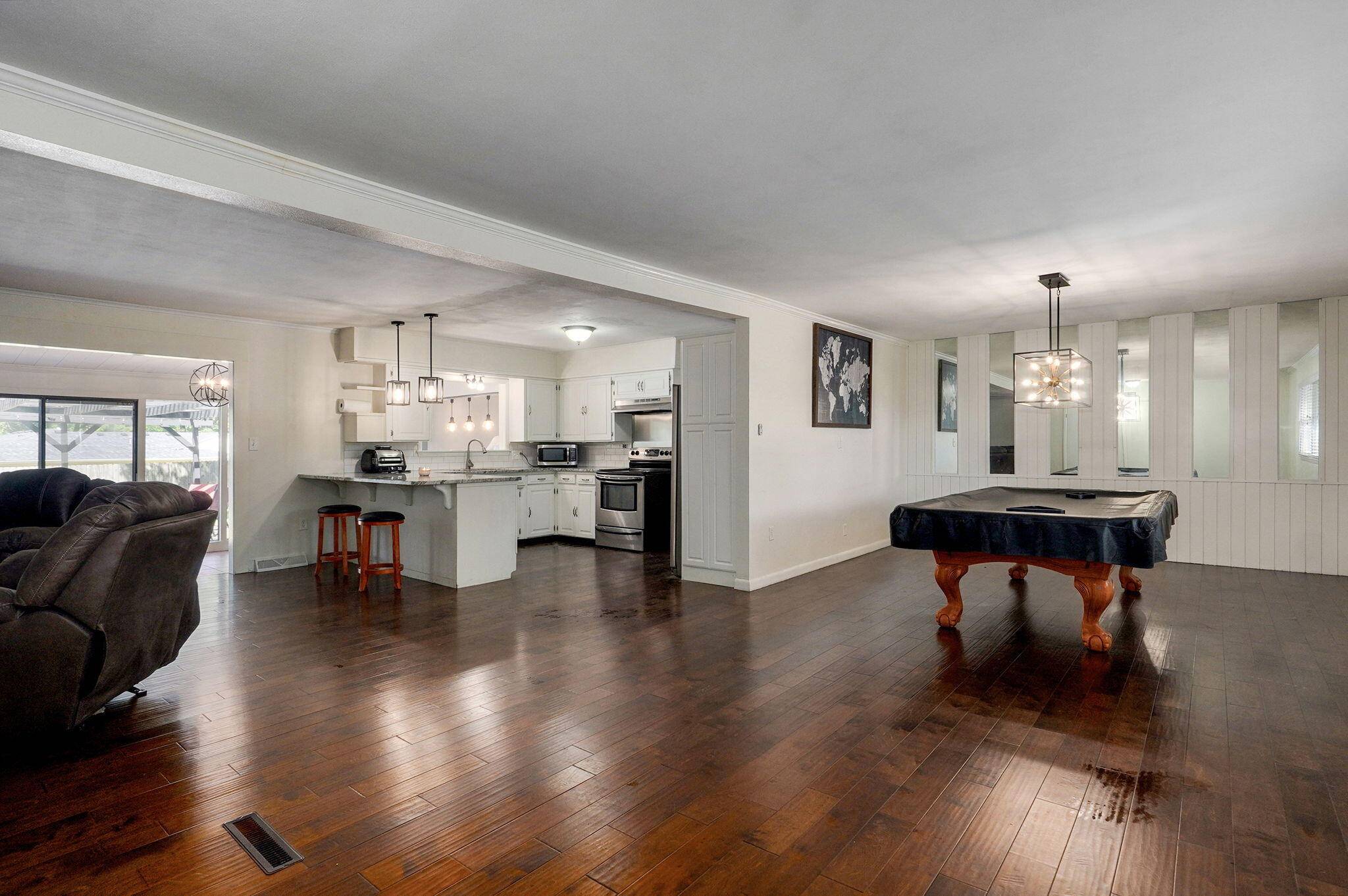 Springfield, MO 65804,1983 S Meadowview AVE
