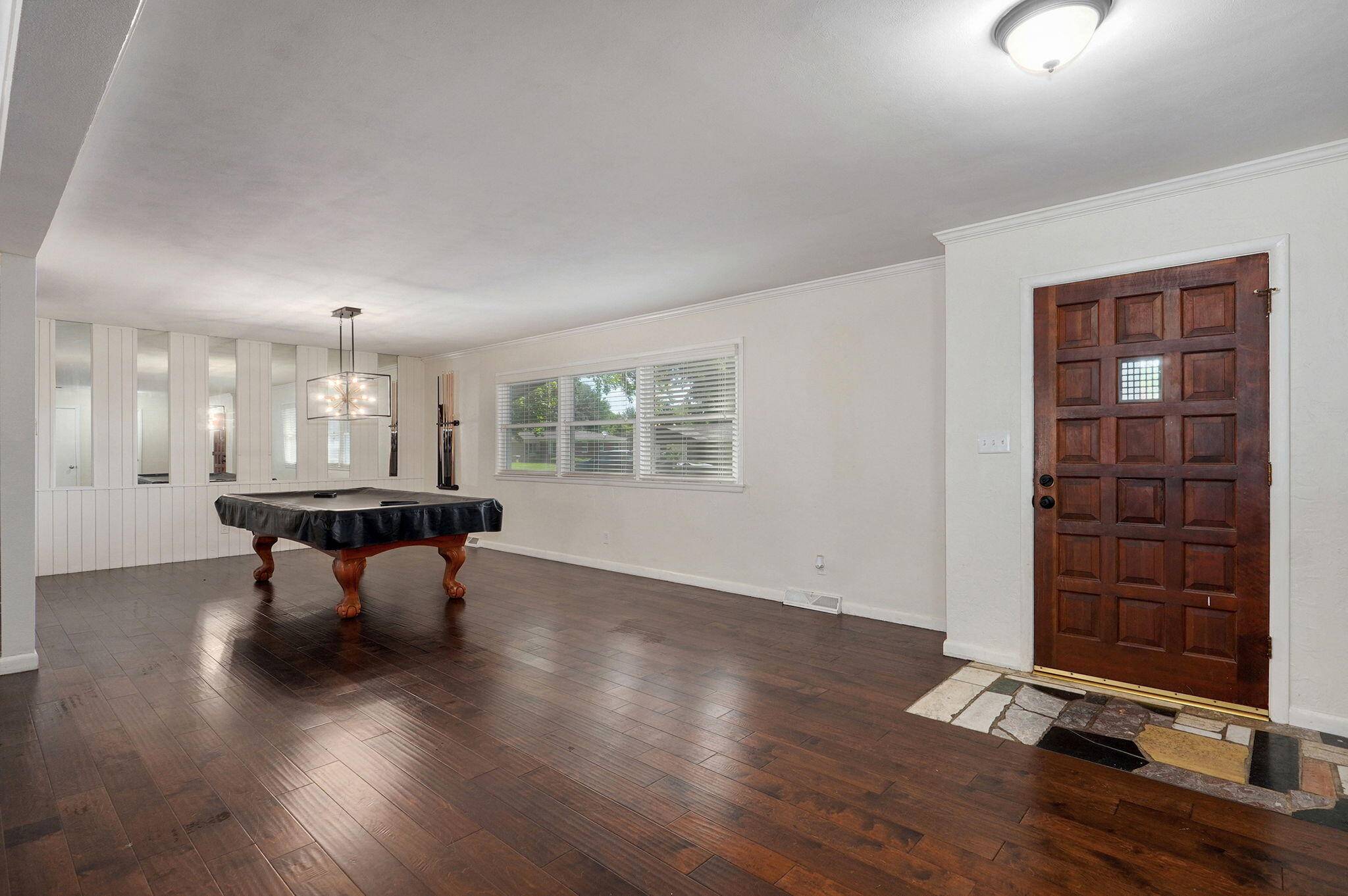 Springfield, MO 65804,1983 S Meadowview AVE