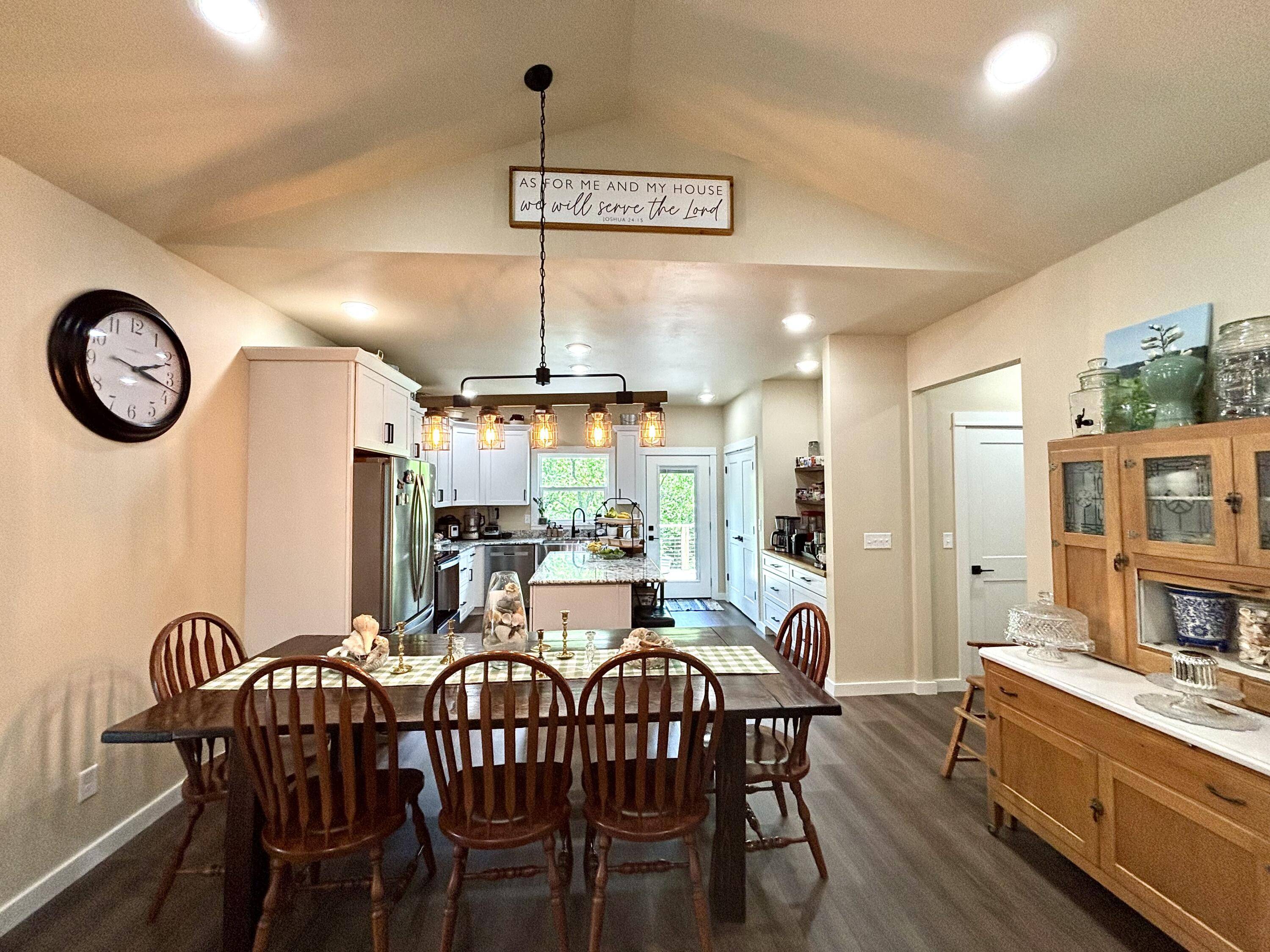 Anderson, MO 64831,125 Indian River Hills RD