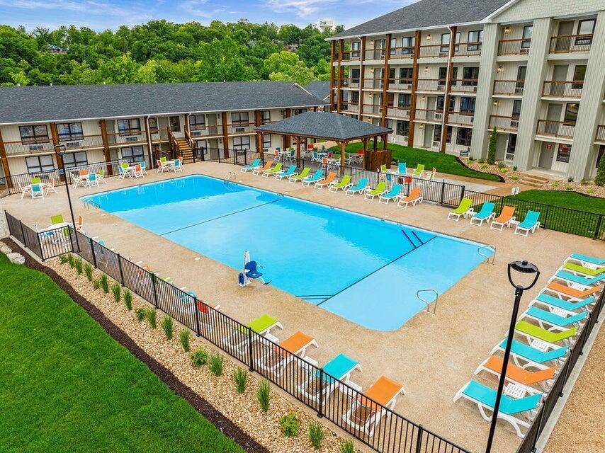 Branson, MO 65616,403 Veterans BLVD #102(E-381)