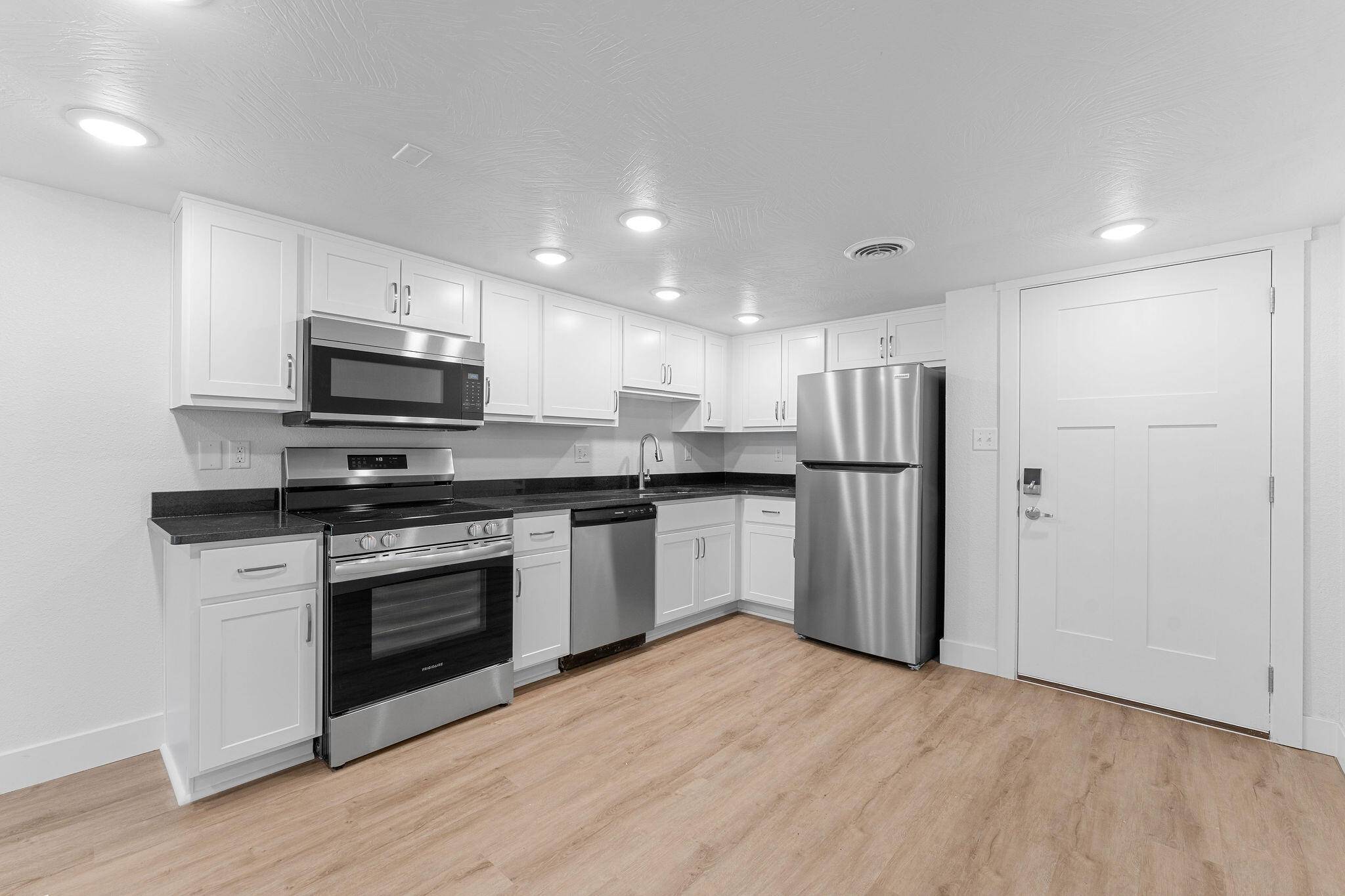 Branson, MO 65616,403 Veterans BLVD #201 (H4)
