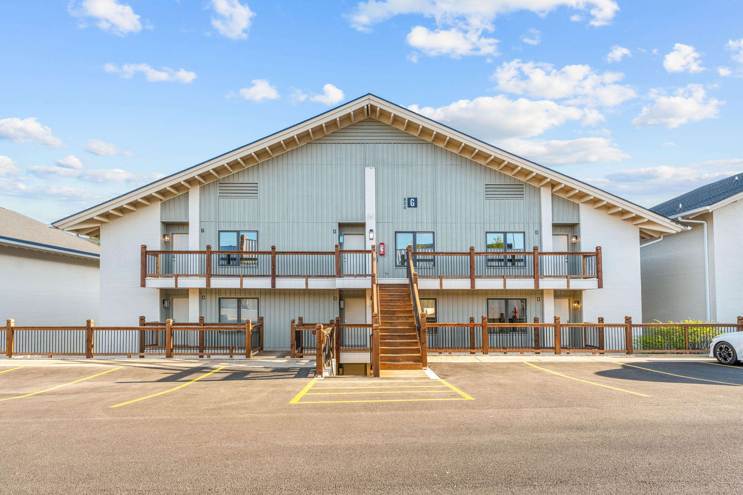 Branson, MO 65616,403 Veterans BLVD #303 (H9)