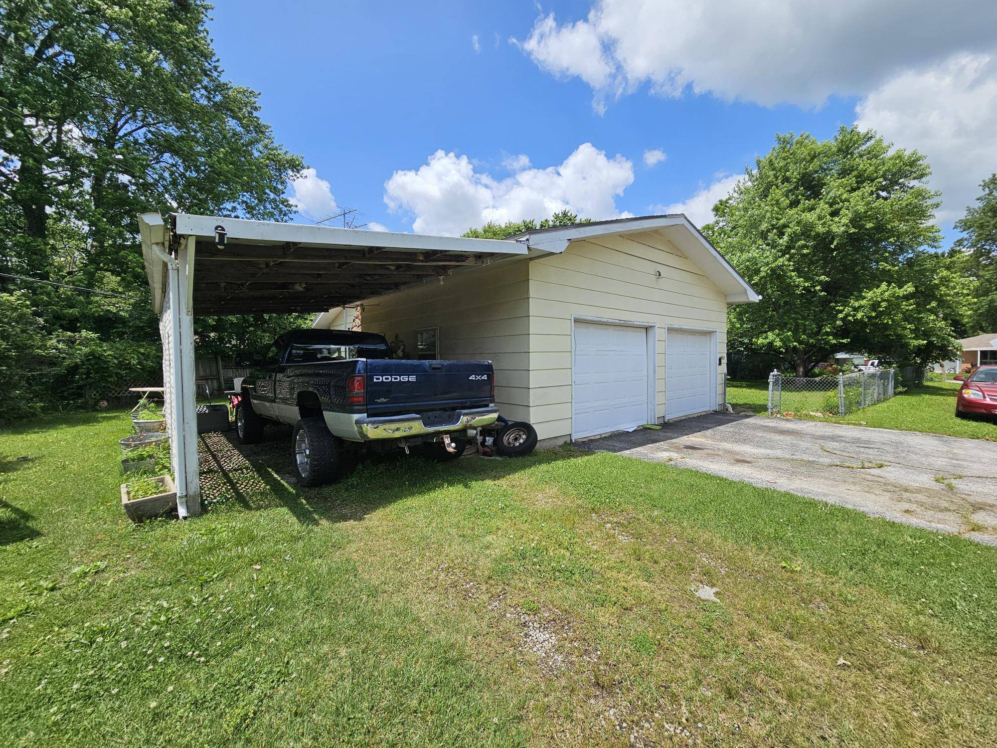 Mt Vernon, MO 65712,1007 S Walnut Terrace DR