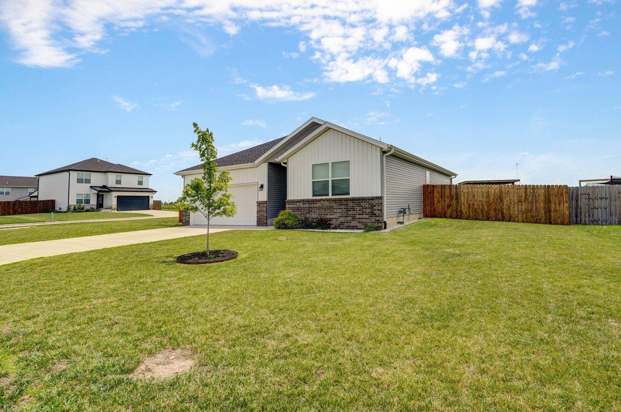 Republic, MO 65738,1158 W Holly ST
