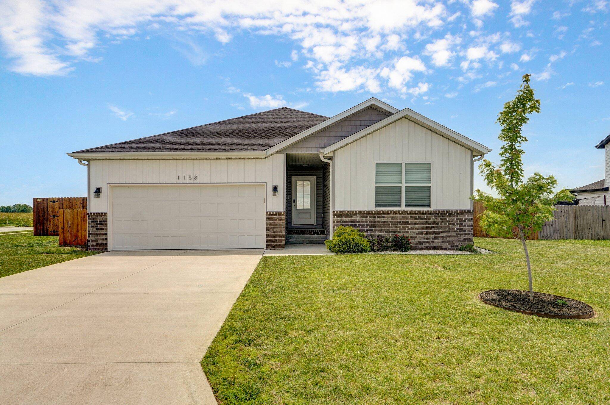 Republic, MO 65738,1158 W Holly ST