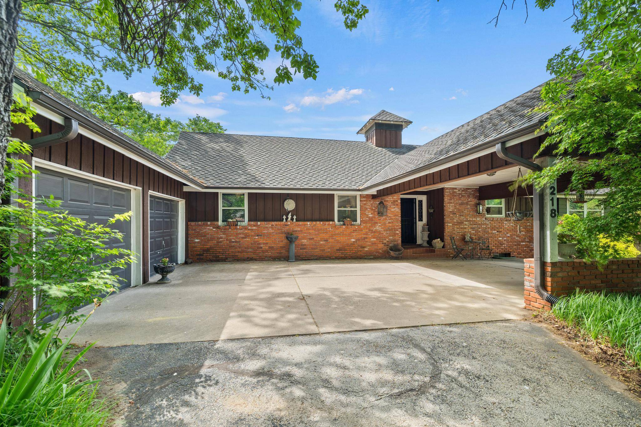 Springfield, MO 65804,2218 E Cardinal ST