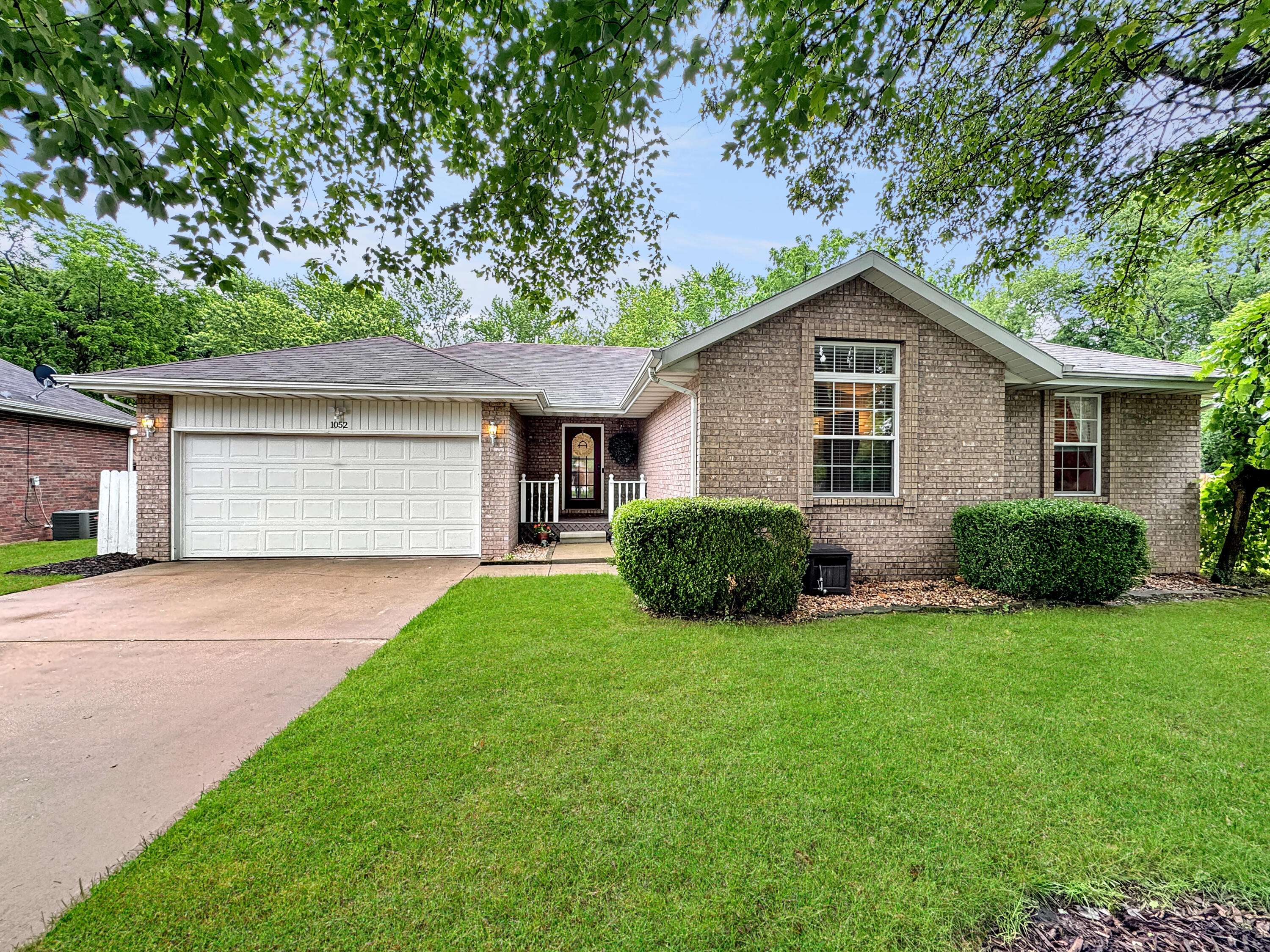 Springfield, MO 65804,1052 S Karla AVE