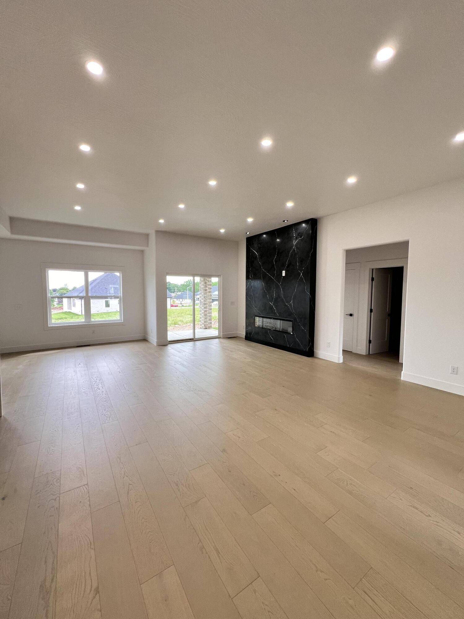 Springfield, MO 65802,2090 N Silver Charm AVE