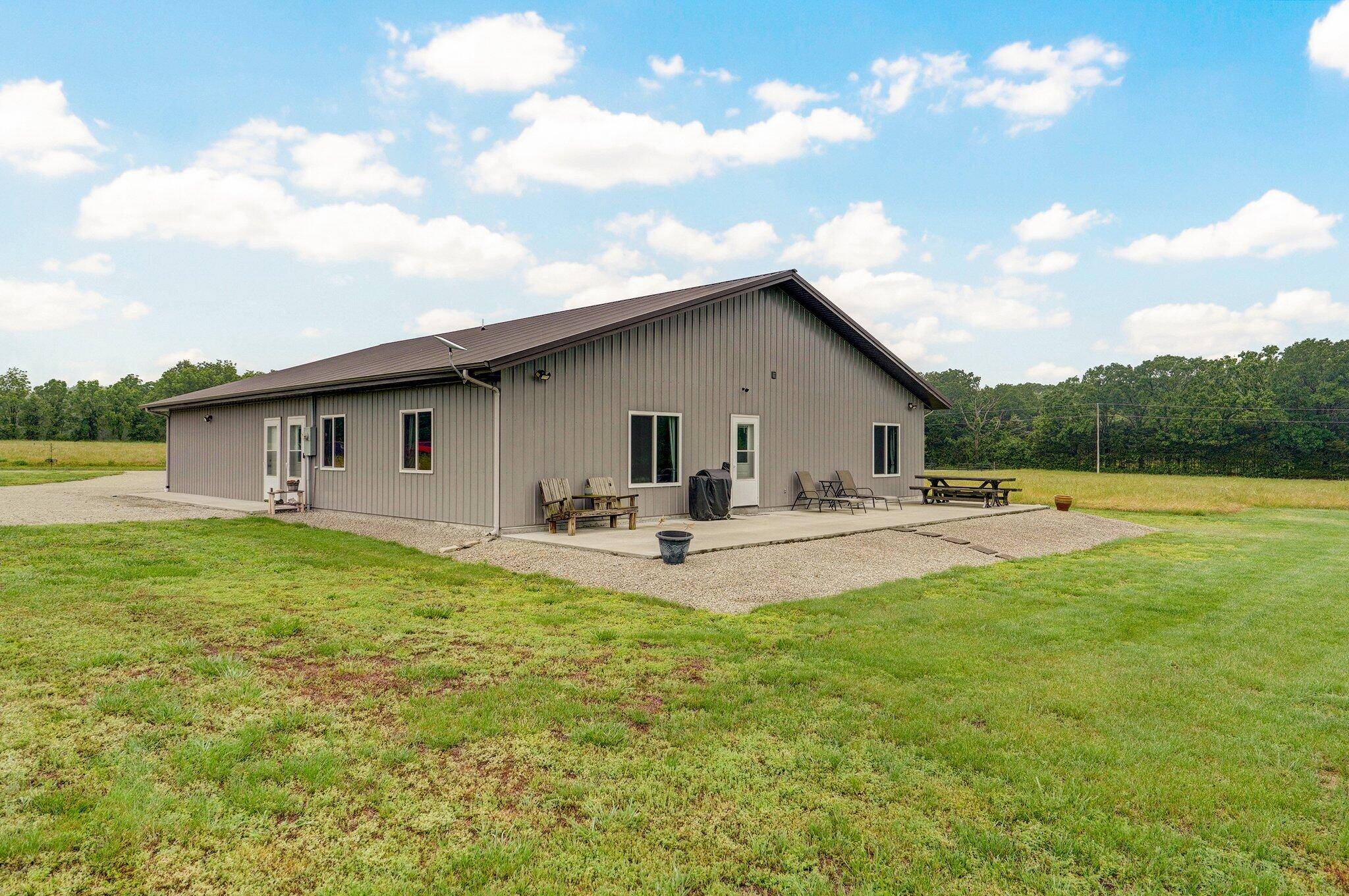 Aurora, MO 65605,22510 Lawrence 1200