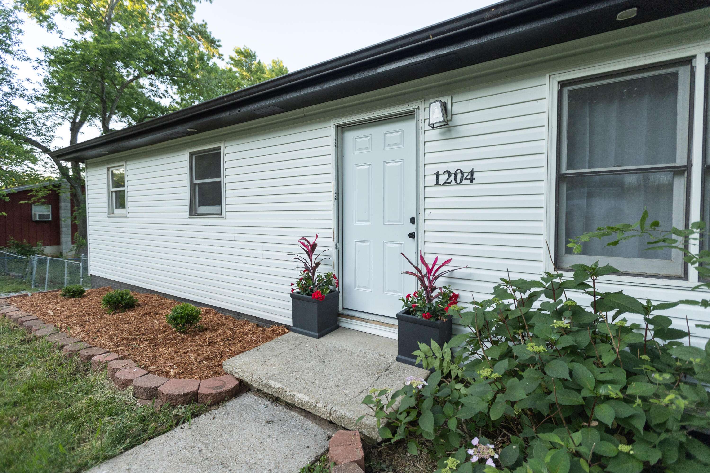 Ozark, MO 65721,1204 S 11th ST