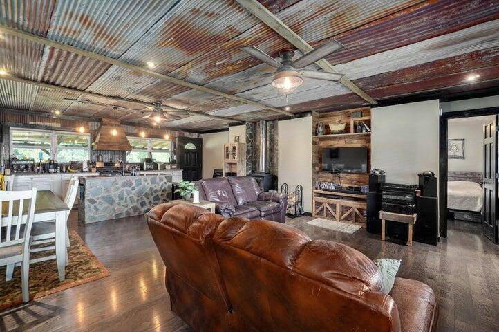 Buffalo, MO 65622,31 Mulberry LN