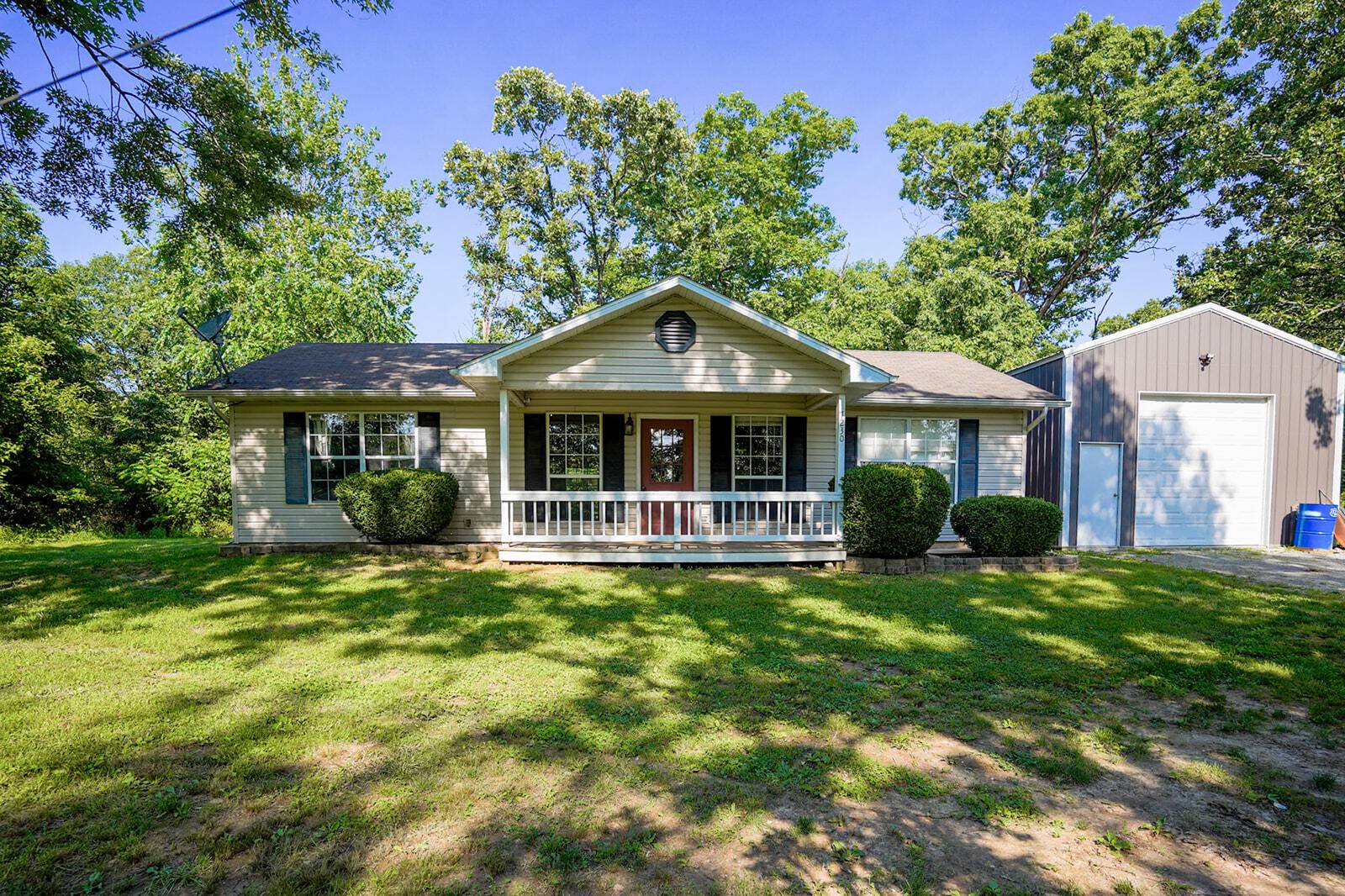 West Plains, MO 65775,7230 Private Road 1830