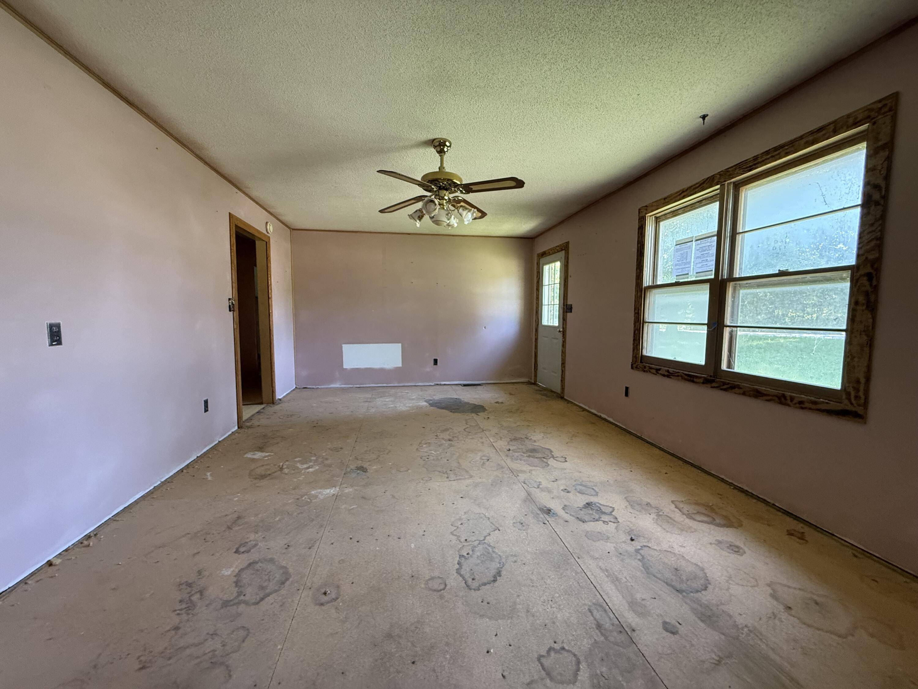 West Plains, MO 65775,852 County Road 1280