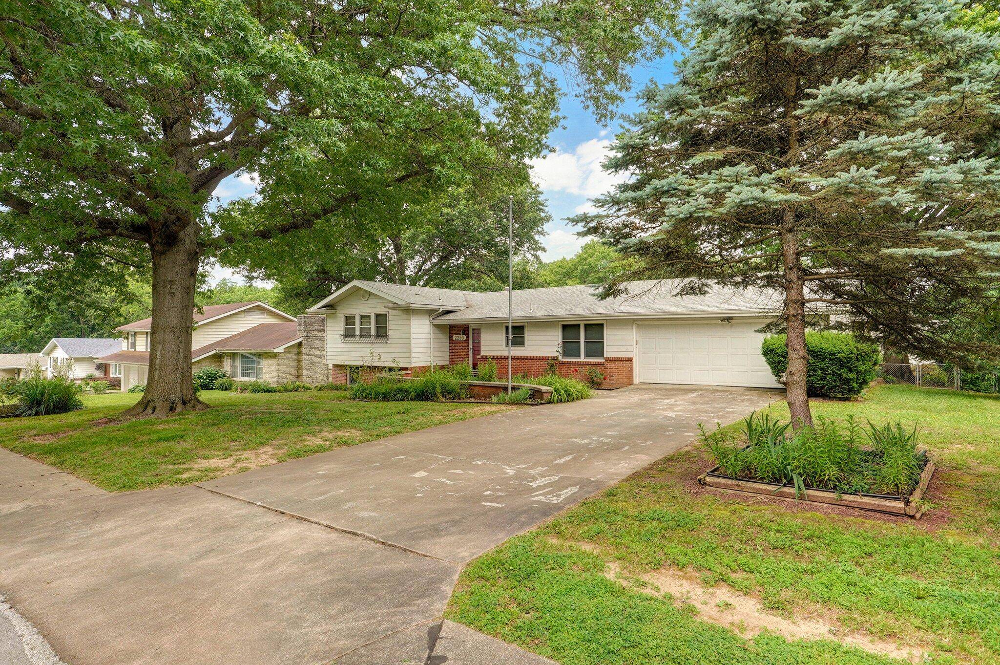 Springfield, MO 65804,2230 E Barataria ST