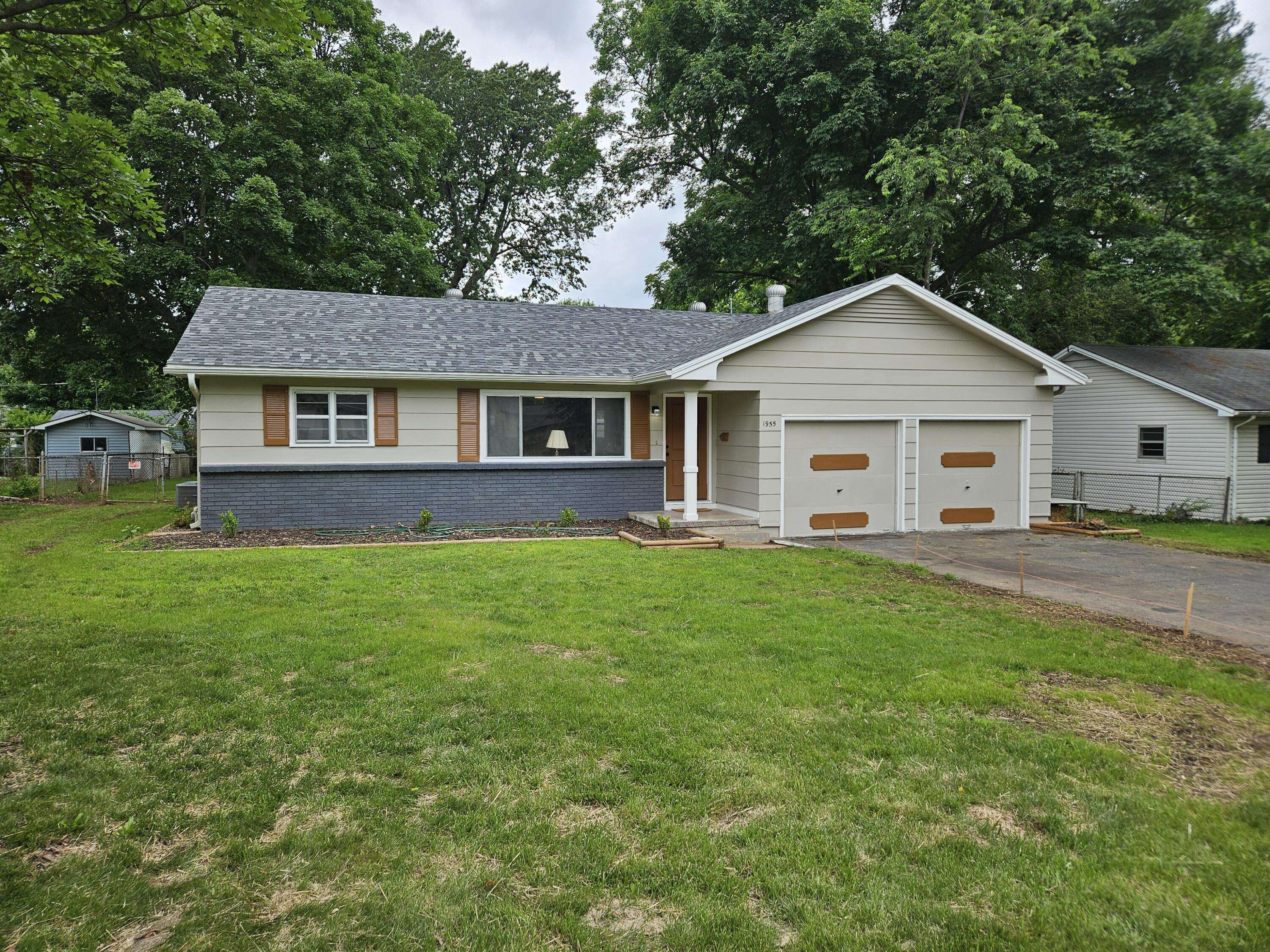 Springfield, MO 65807,1955 S Fort AVE
