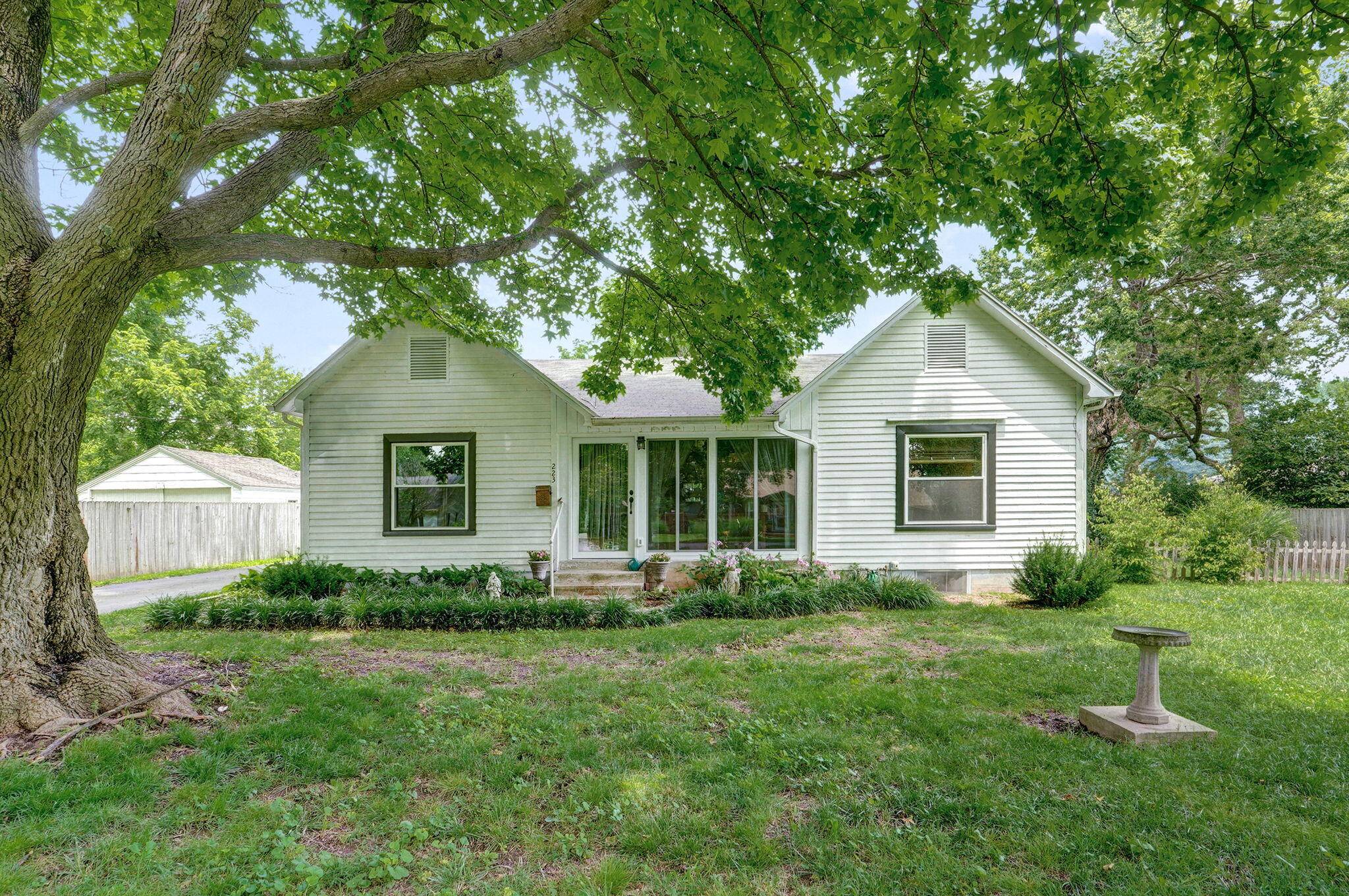 Republic, MO 65738,223 E Mill ST