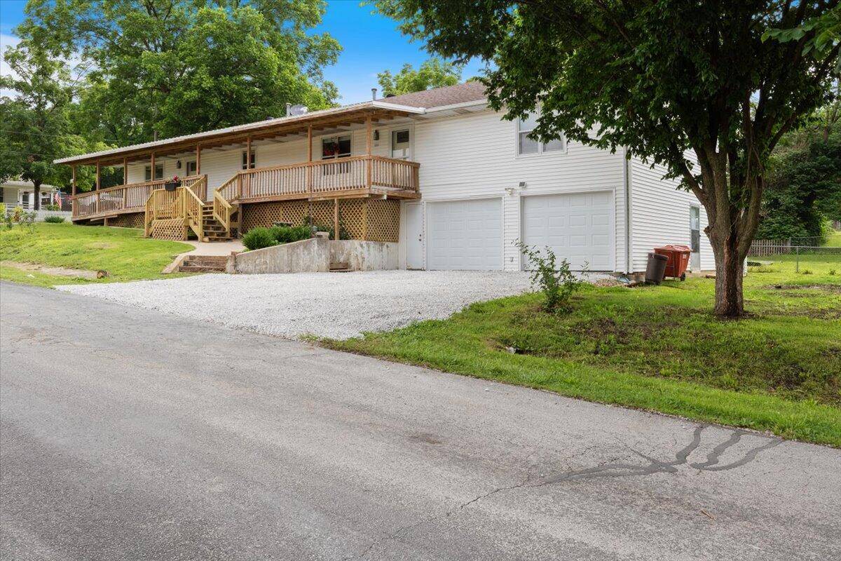 Warsaw, MO 65355,712, 714 Arcadia ST