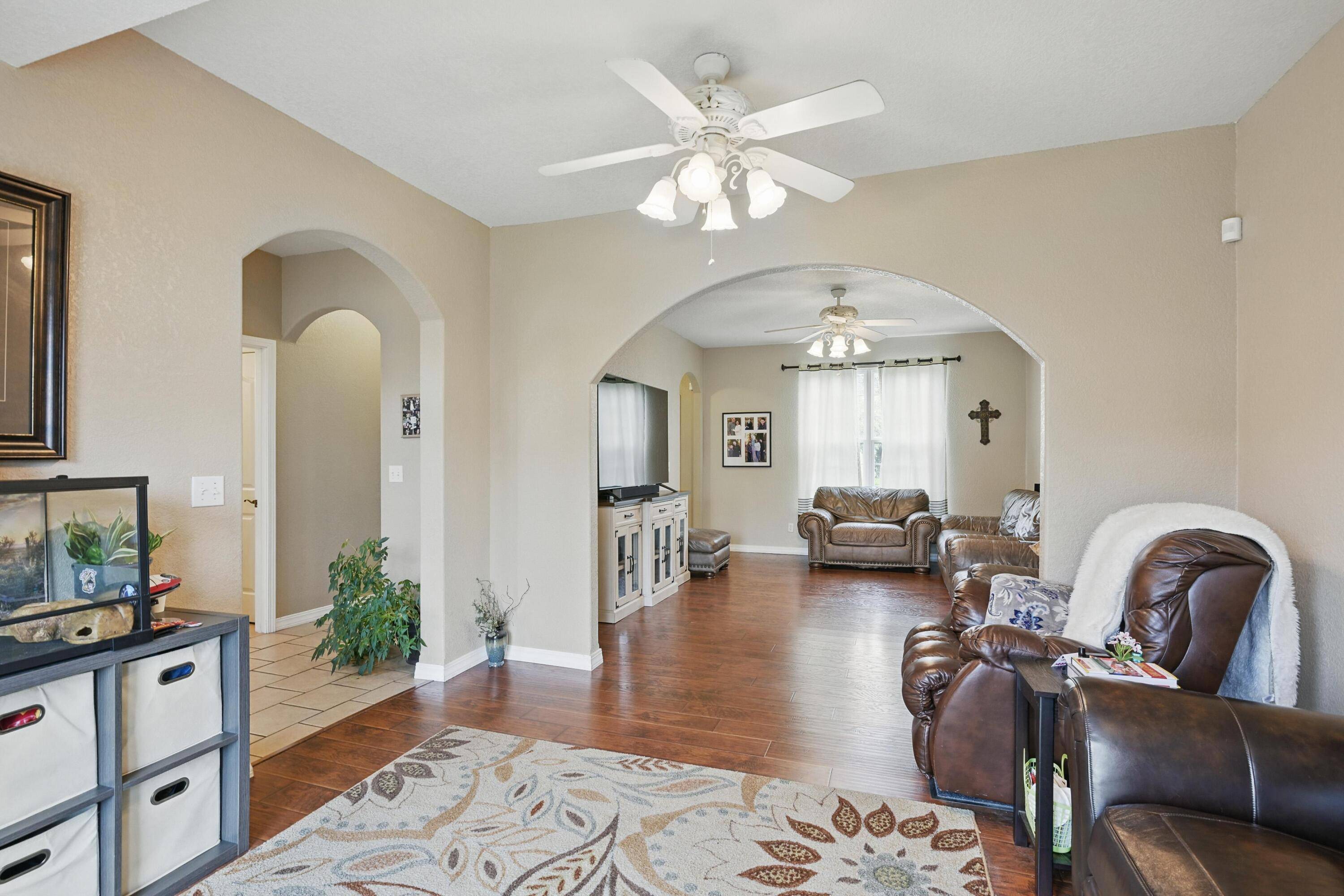 Neosho, MO 64850,1925 Sylvan AVE